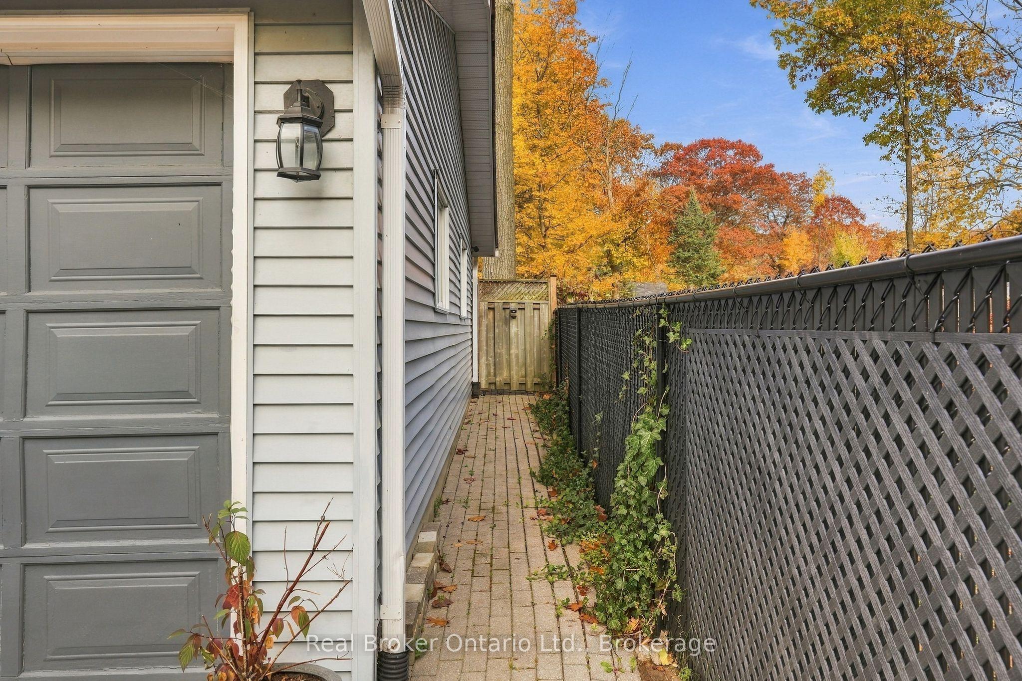 1354 Hallen Place, Midland, ON L4R 5J7