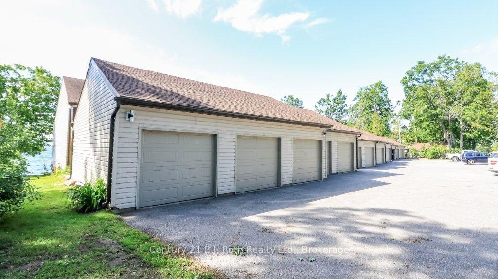 43 OLIVE Crescent 201, Orillia, ON L3V 7M8