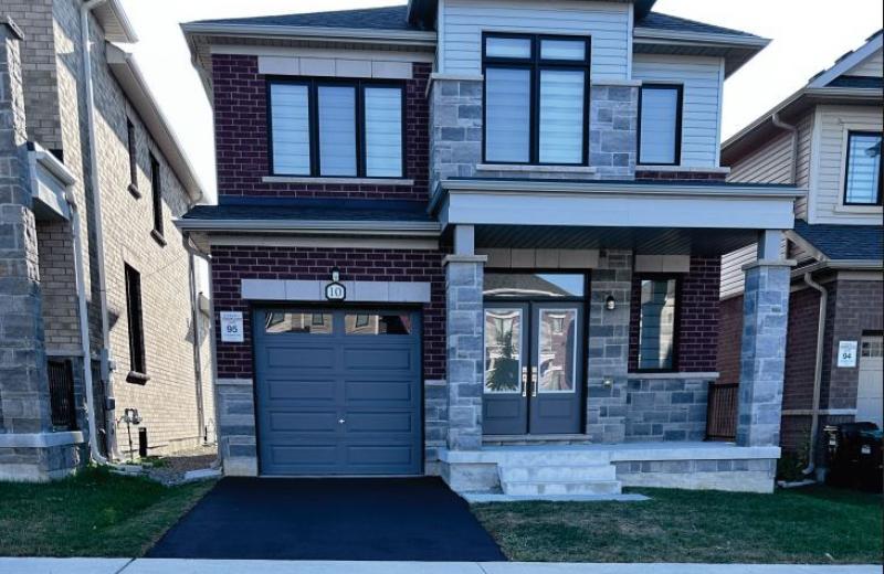 10 Kingsbury Trail, Barrie, ON L9J 0W9