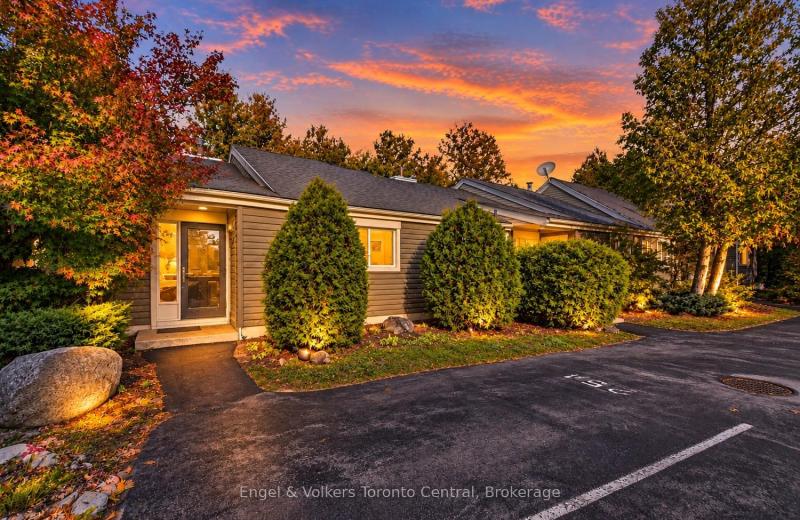 13 Harbour Street W 254, Collingwood, ON L9Y 5B4