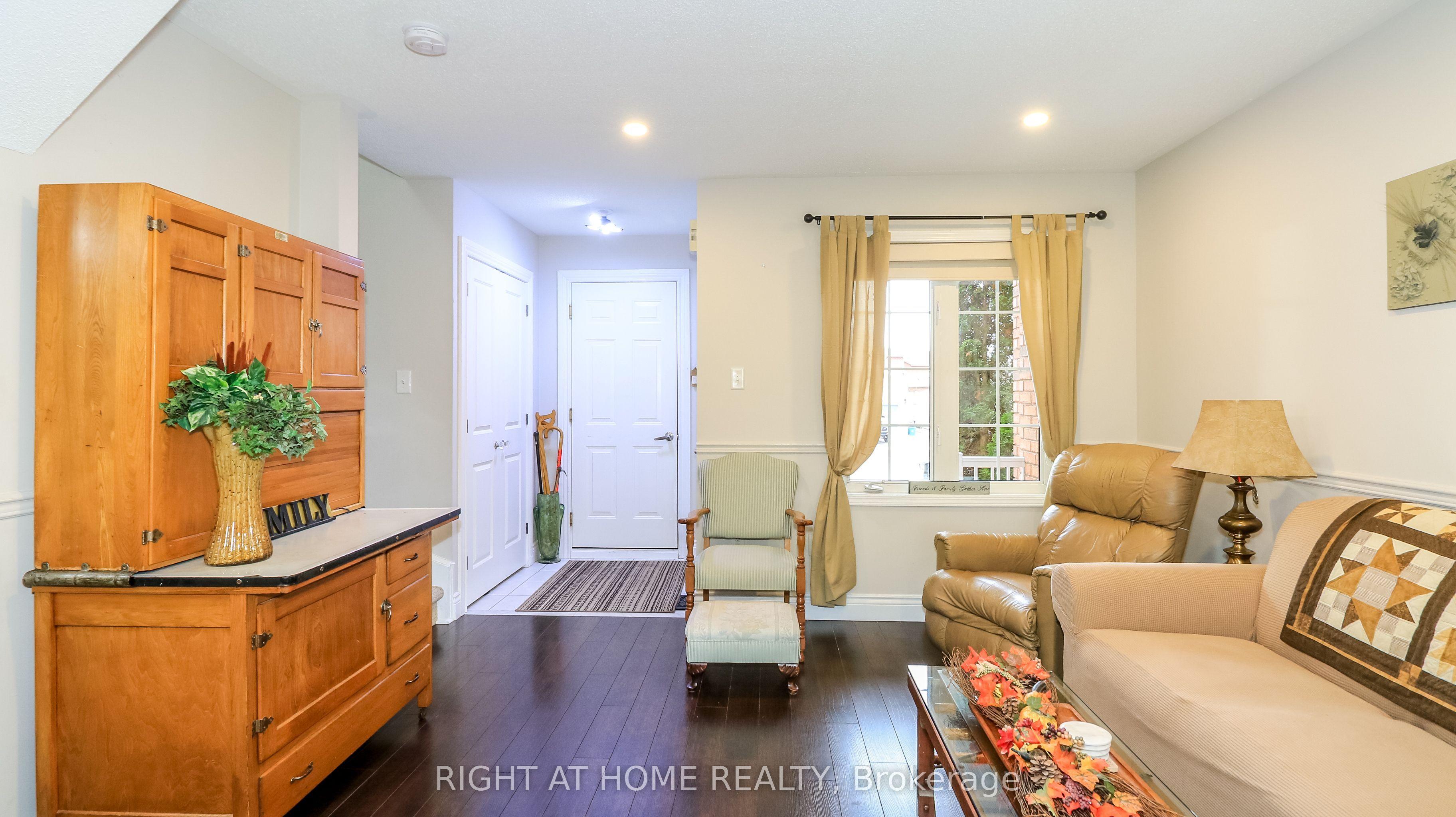 83 Pringle Drive, Barrie, ON L4N 0R4