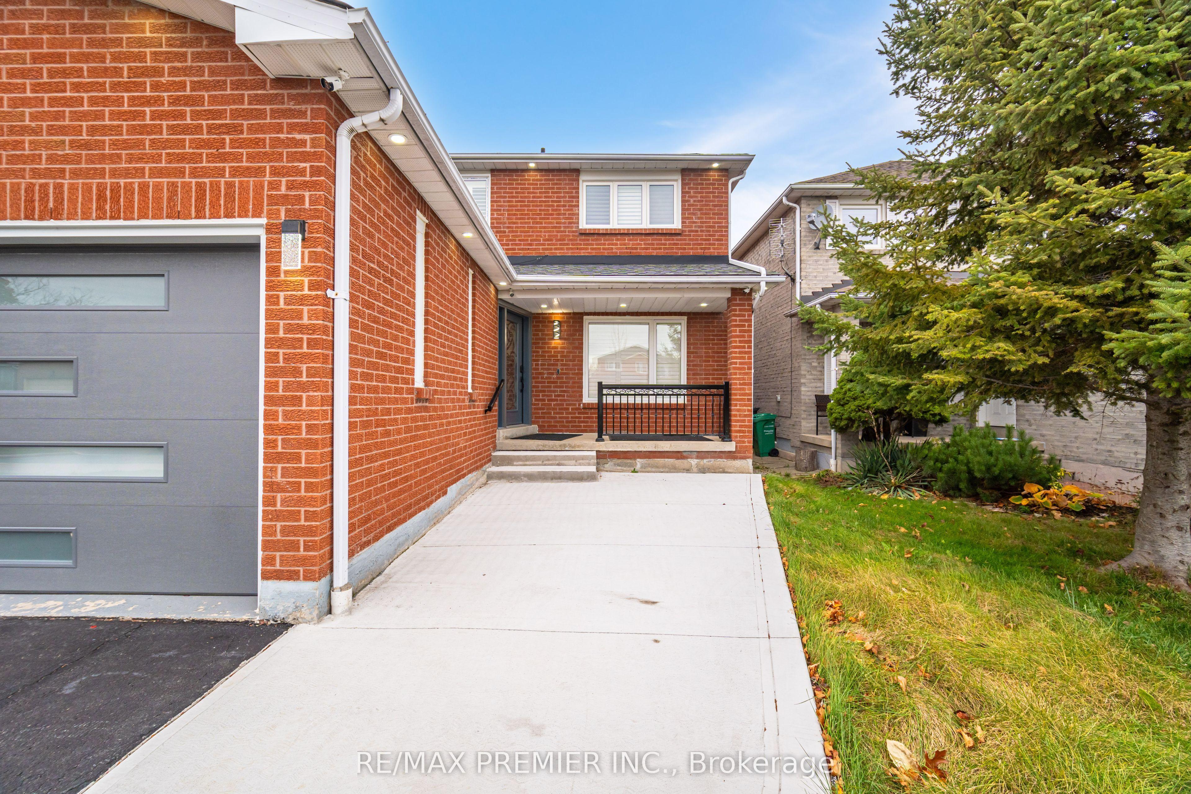 495 Fairview Road W, Mississauga, ON L5B 3W7