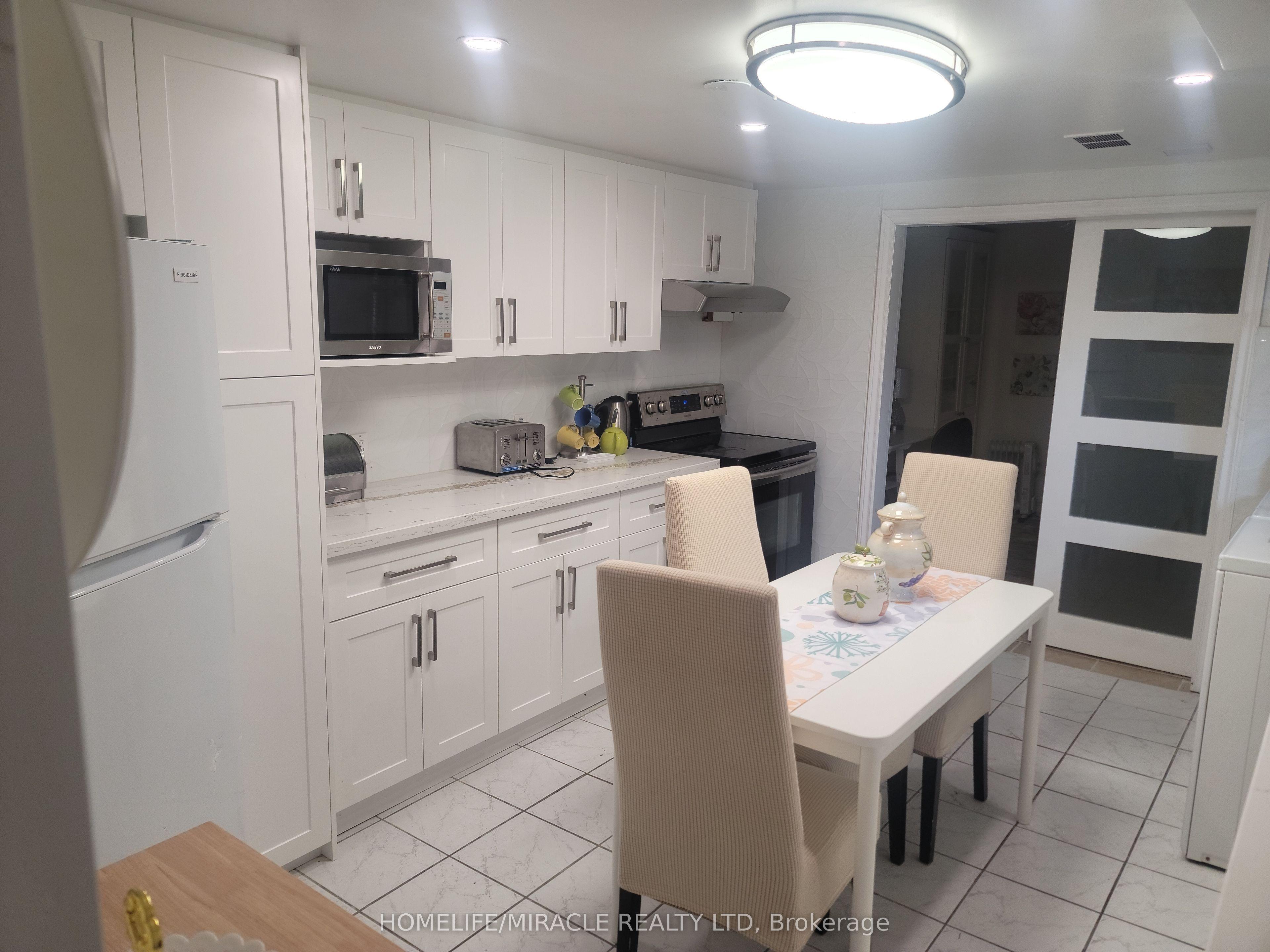 1252 Hillhurst Road Basement, Oakville, ON L6J 1X4