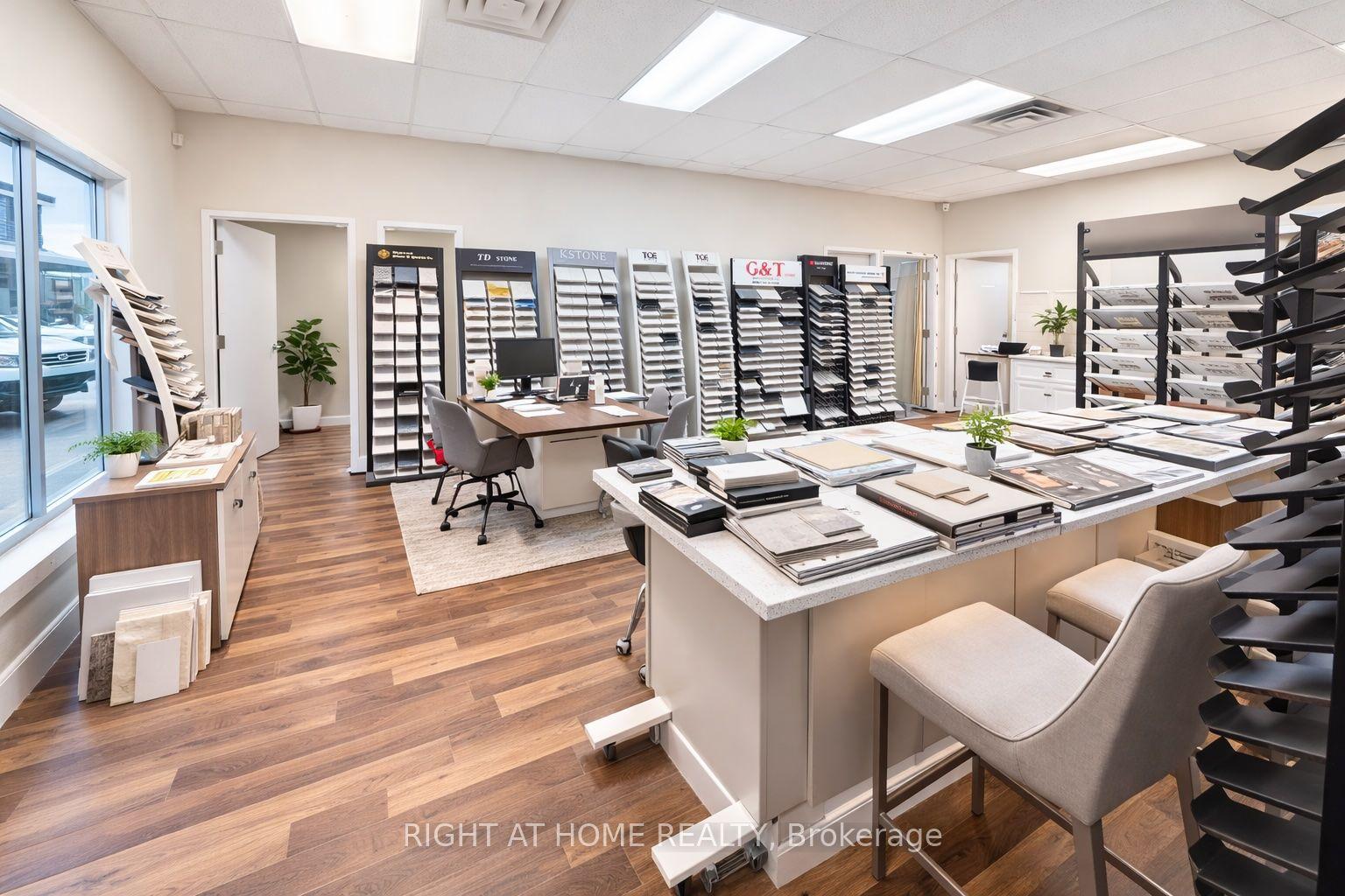1273 North Service Road E 6, Oakville, ON L6H 1A7
