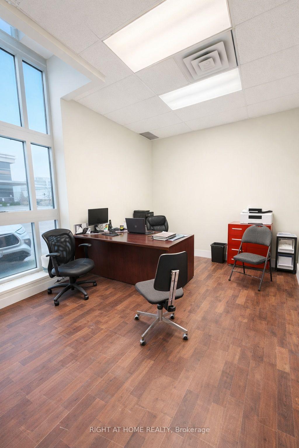 1273 North Service Road E 6, Oakville, ON L6H 1A7