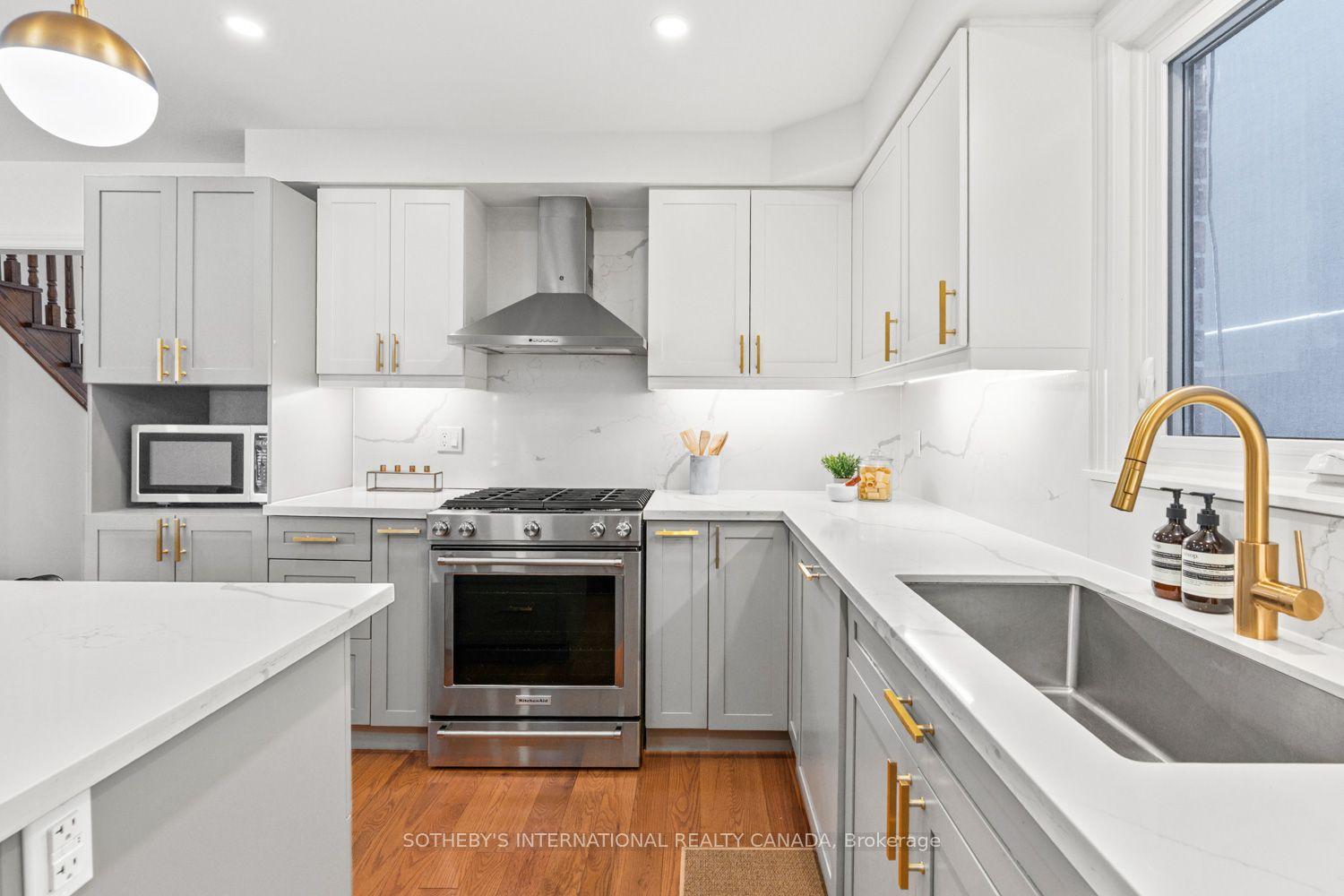 15A Schell Avenue, Toronto, ON M6E 2S7