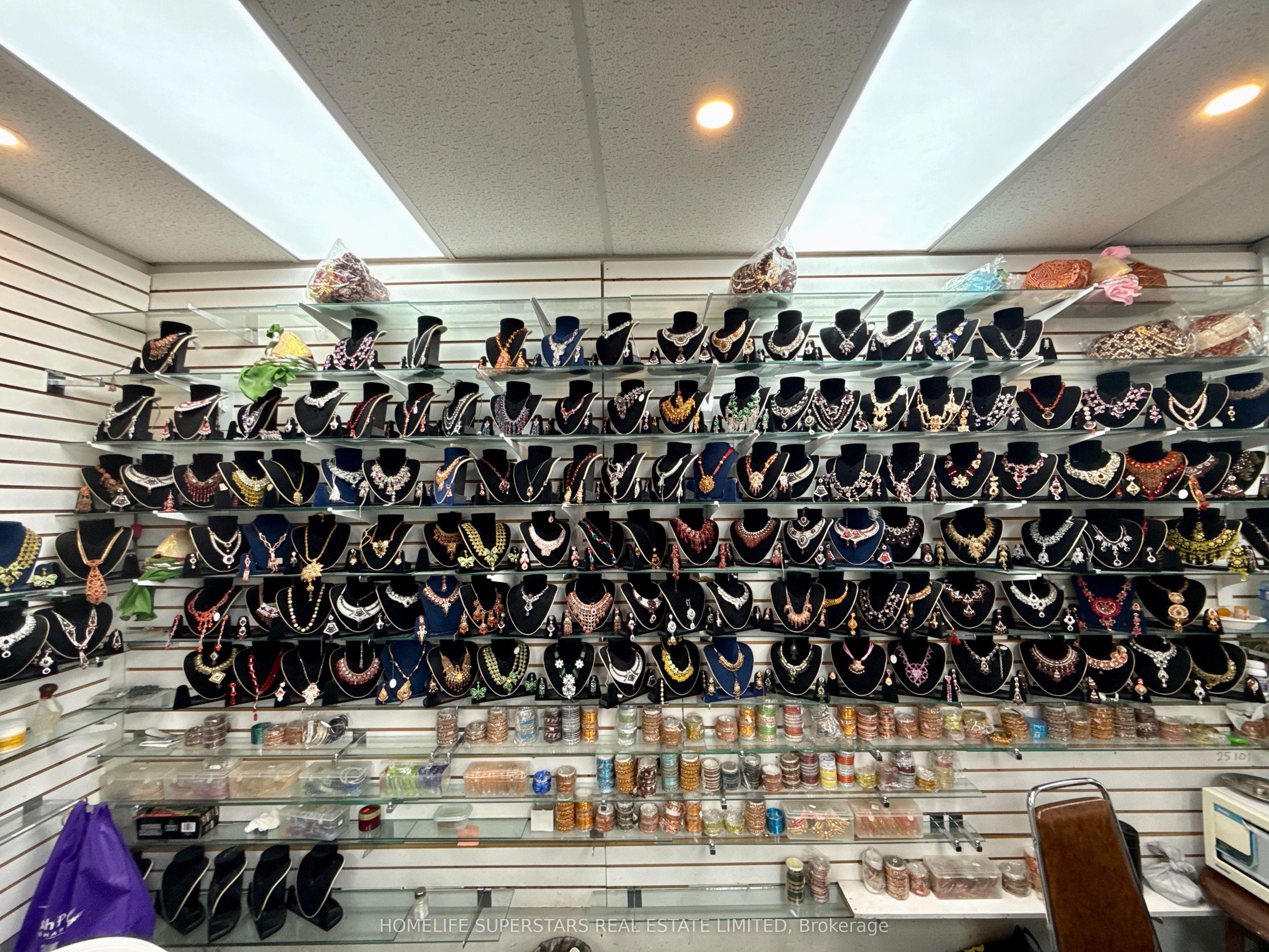 2575 Steeles Avenue E 5, Brampton, ON L6T 5T1