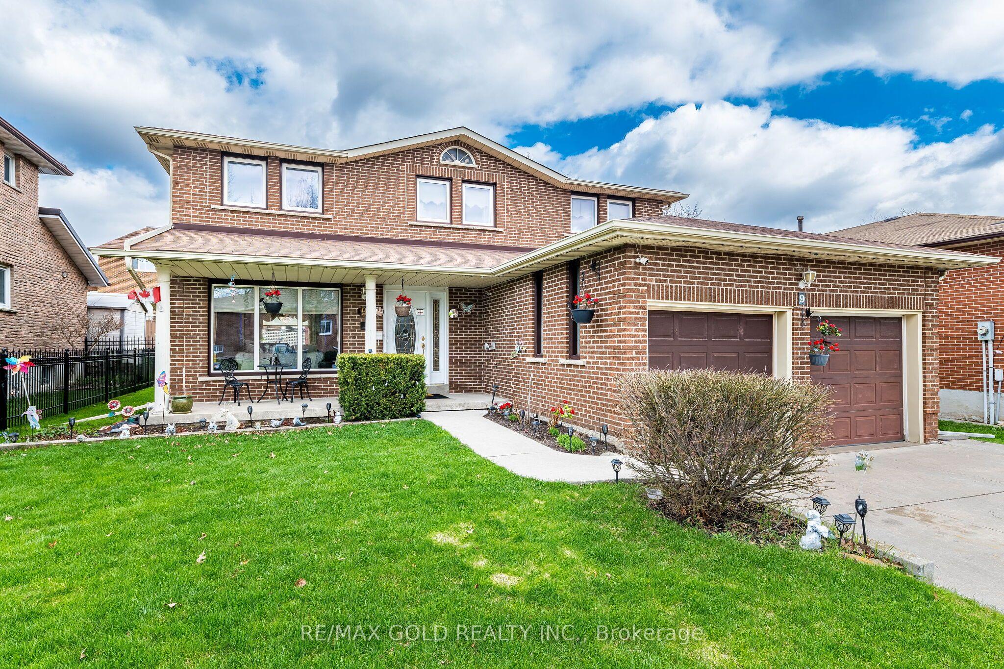 9 Princeton Terrace, Brampton, ON L6S 3S4