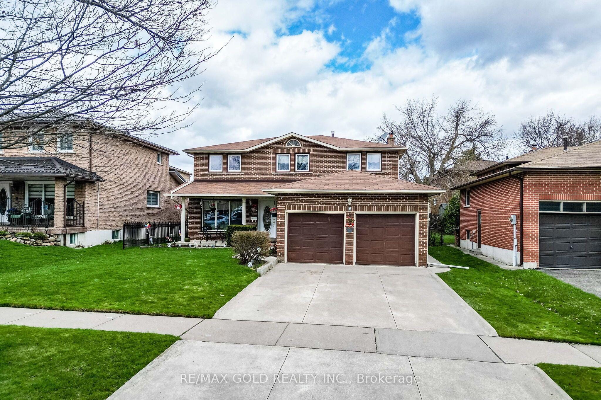 9 Princeton Terrace, Brampton, ON L6S 3S4
