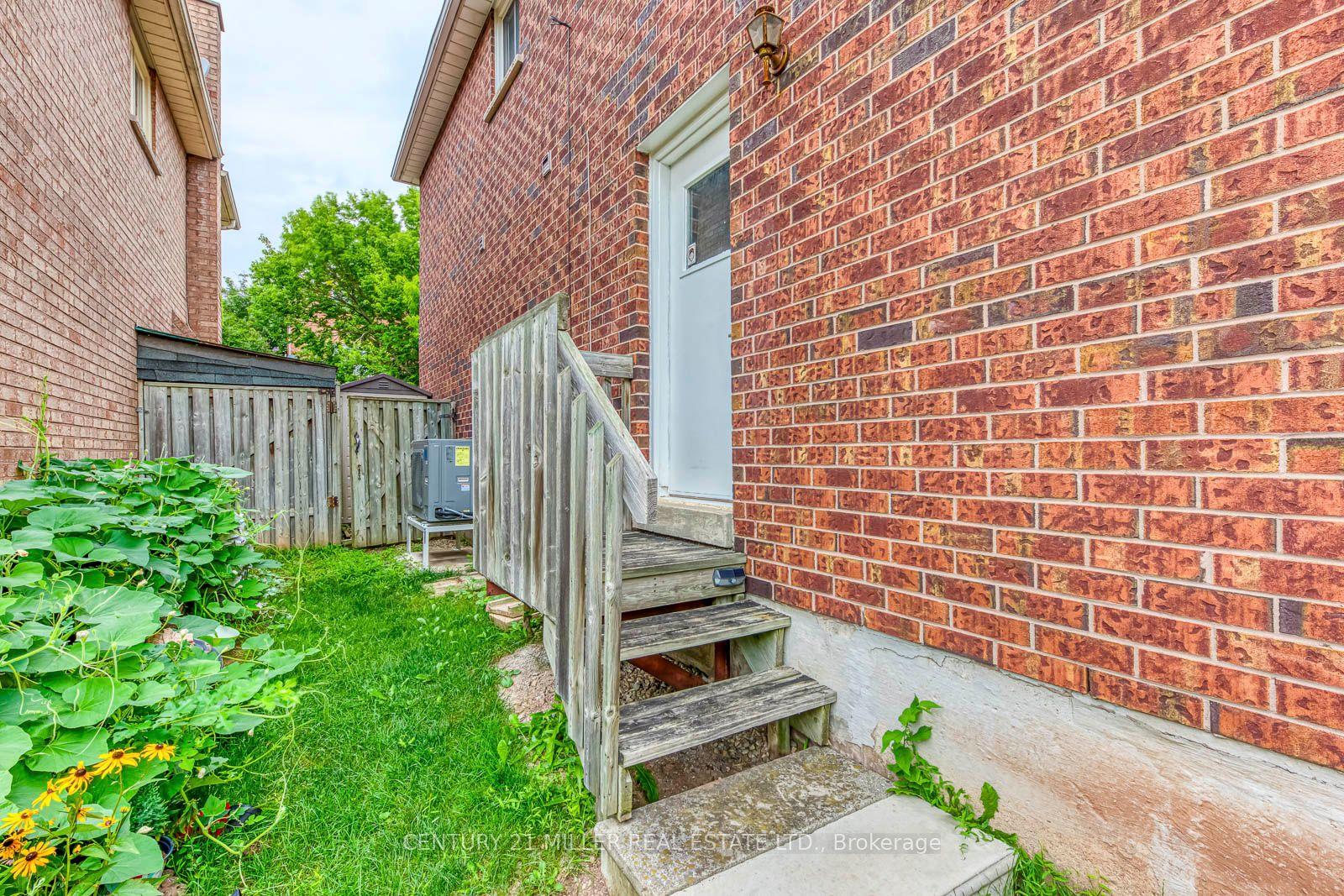 1351 Fieldcrest Lane #Lower, Oakville, ON L6M 2W8