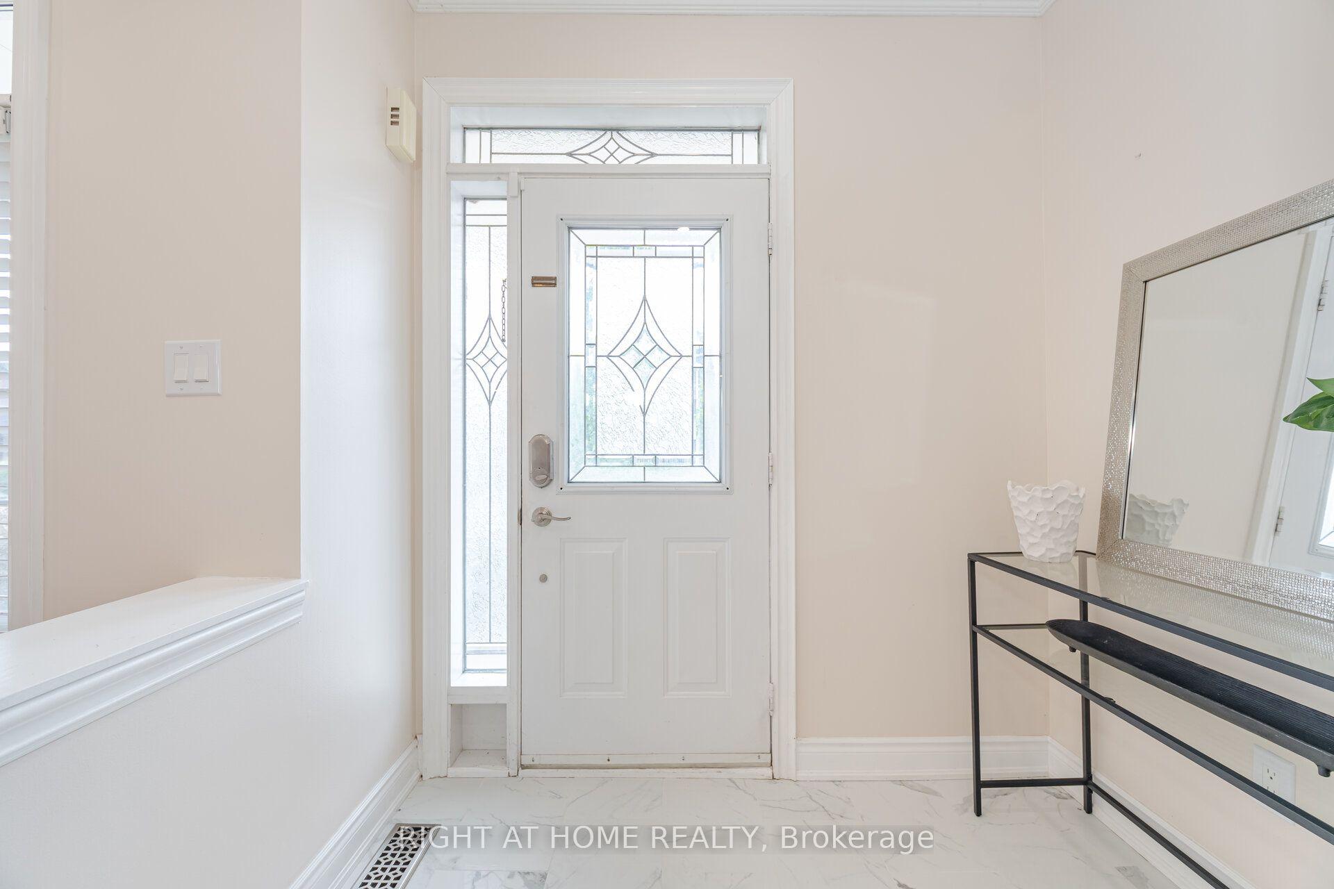 3737 Brinwood Gate, Mississauga, ON L5M 7G9