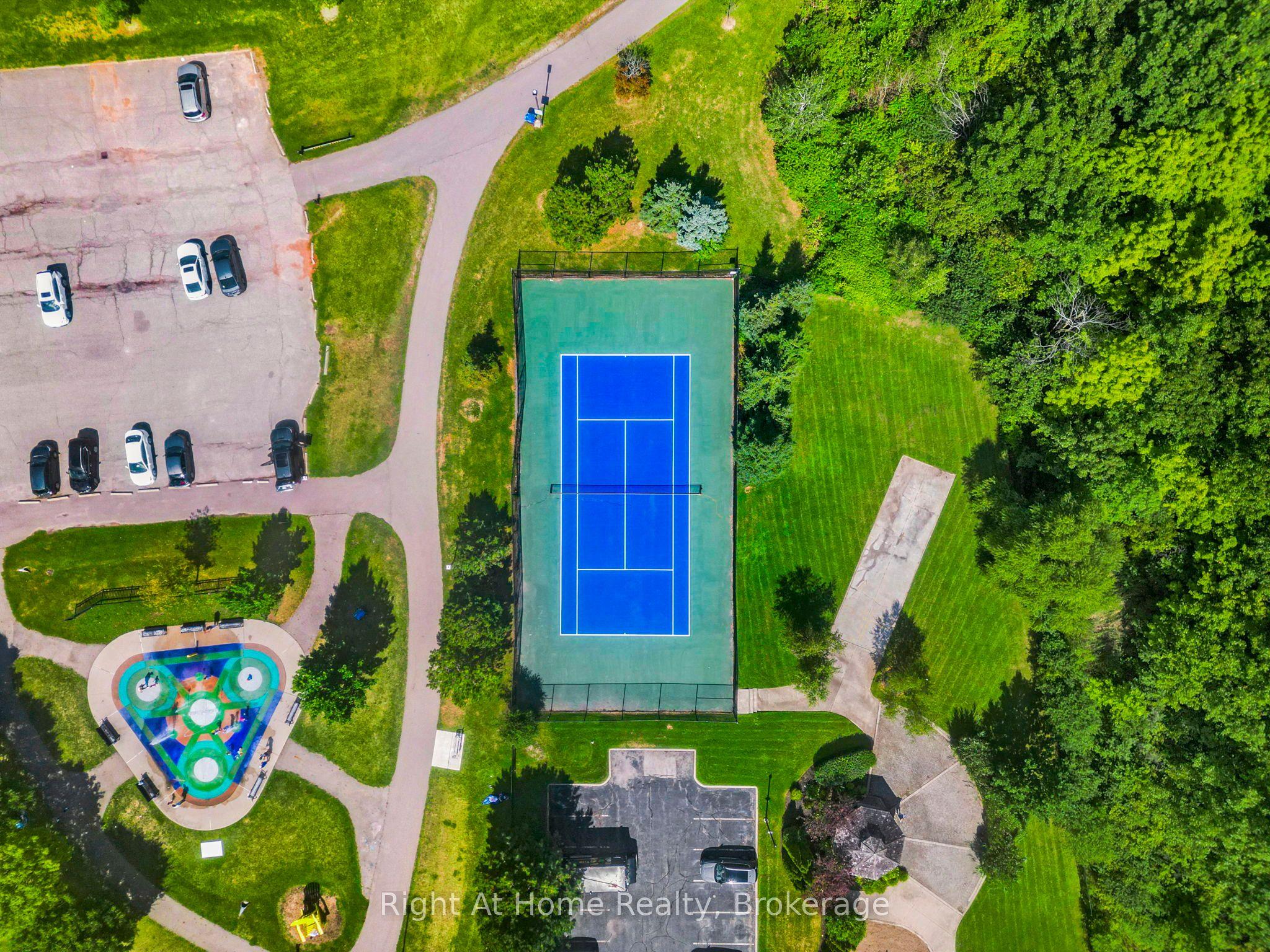 2545 Erin Centre Boulevard 1611, Mississauga, ON L5M 6Z9