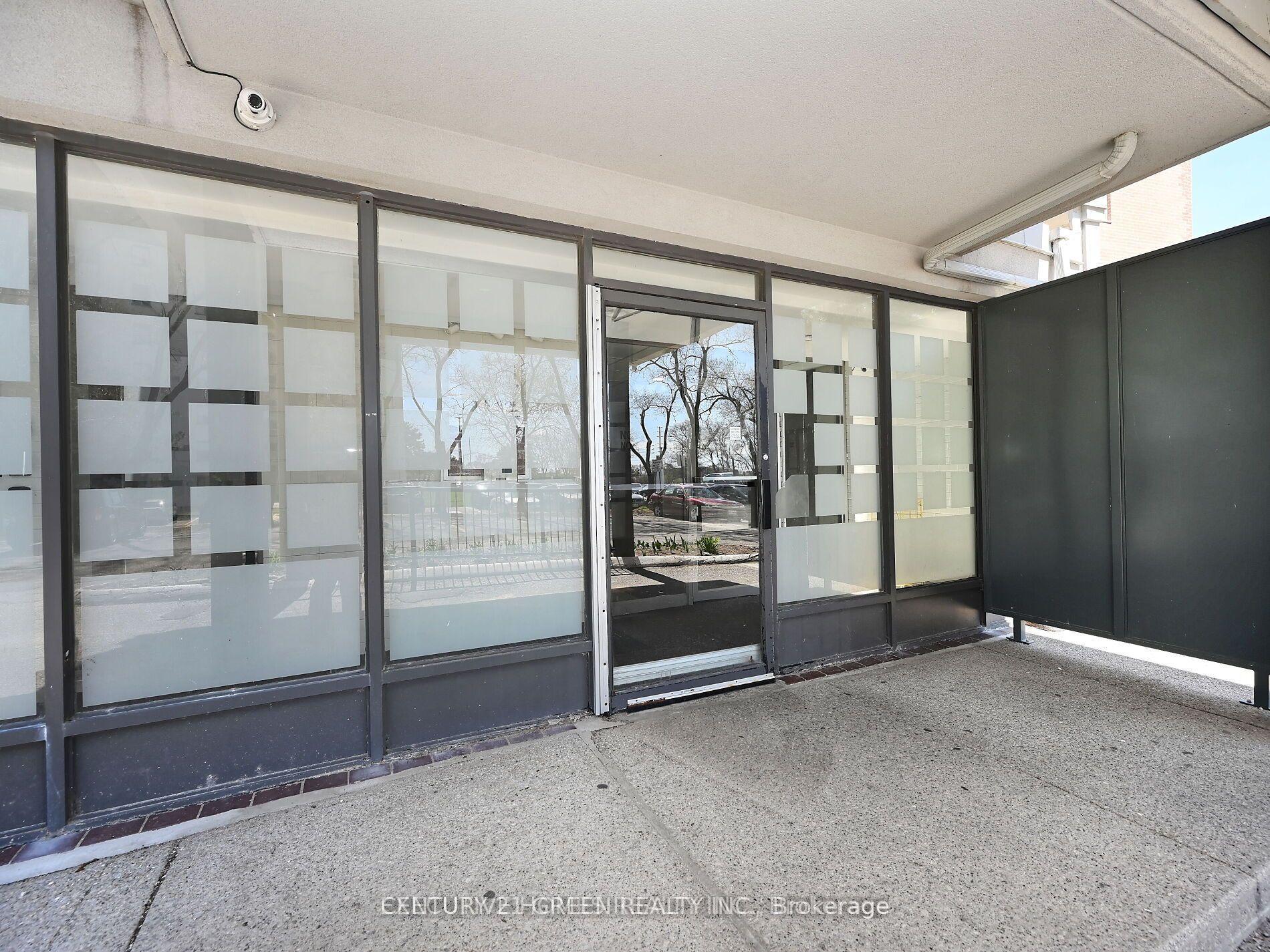 3065 Queen Frederica Drive 902, Mississauga, ON L4Y 3A3