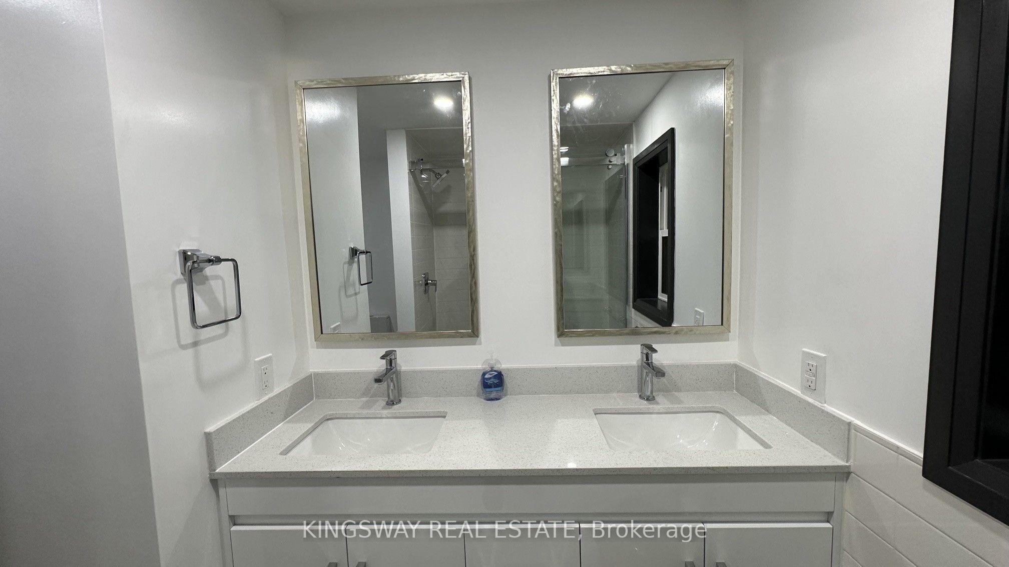 769A The Queensway, Toronto, ON M8Z 1N1