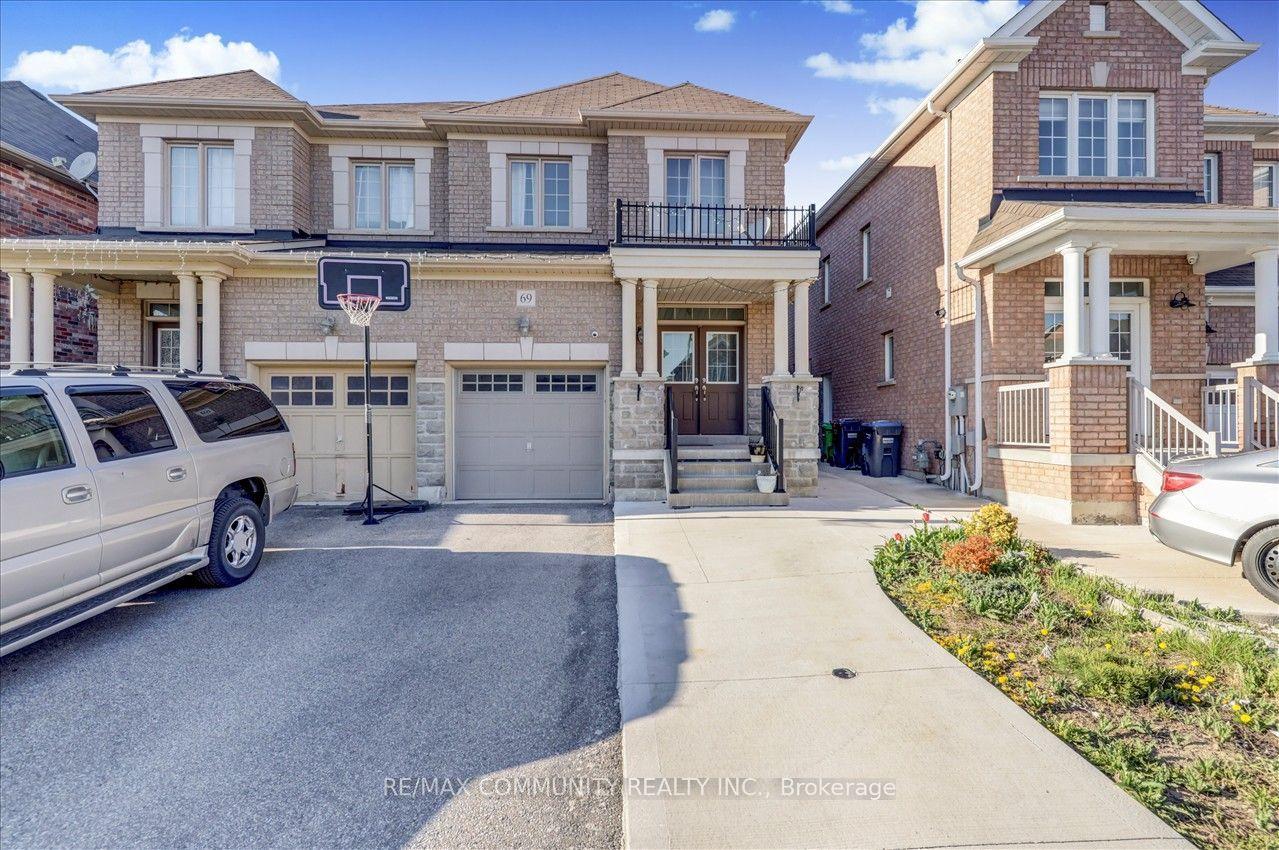 69 Clearfield Drive, Brampton, ON L6P 3J4