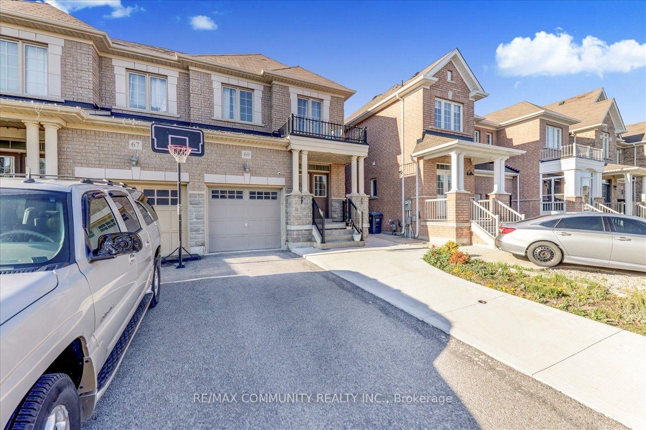 69 Clearfield Drive, Brampton, ON L6P 3J4