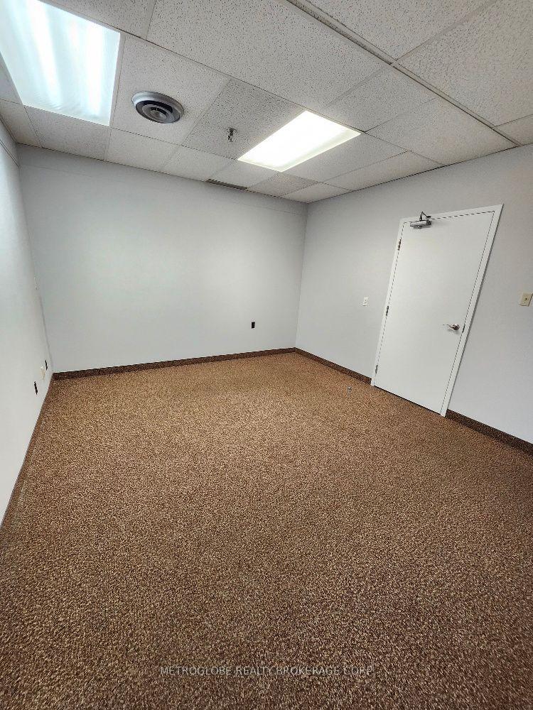 2399 Cawthra Road 204A, Mississauga, ON L5A 2W9