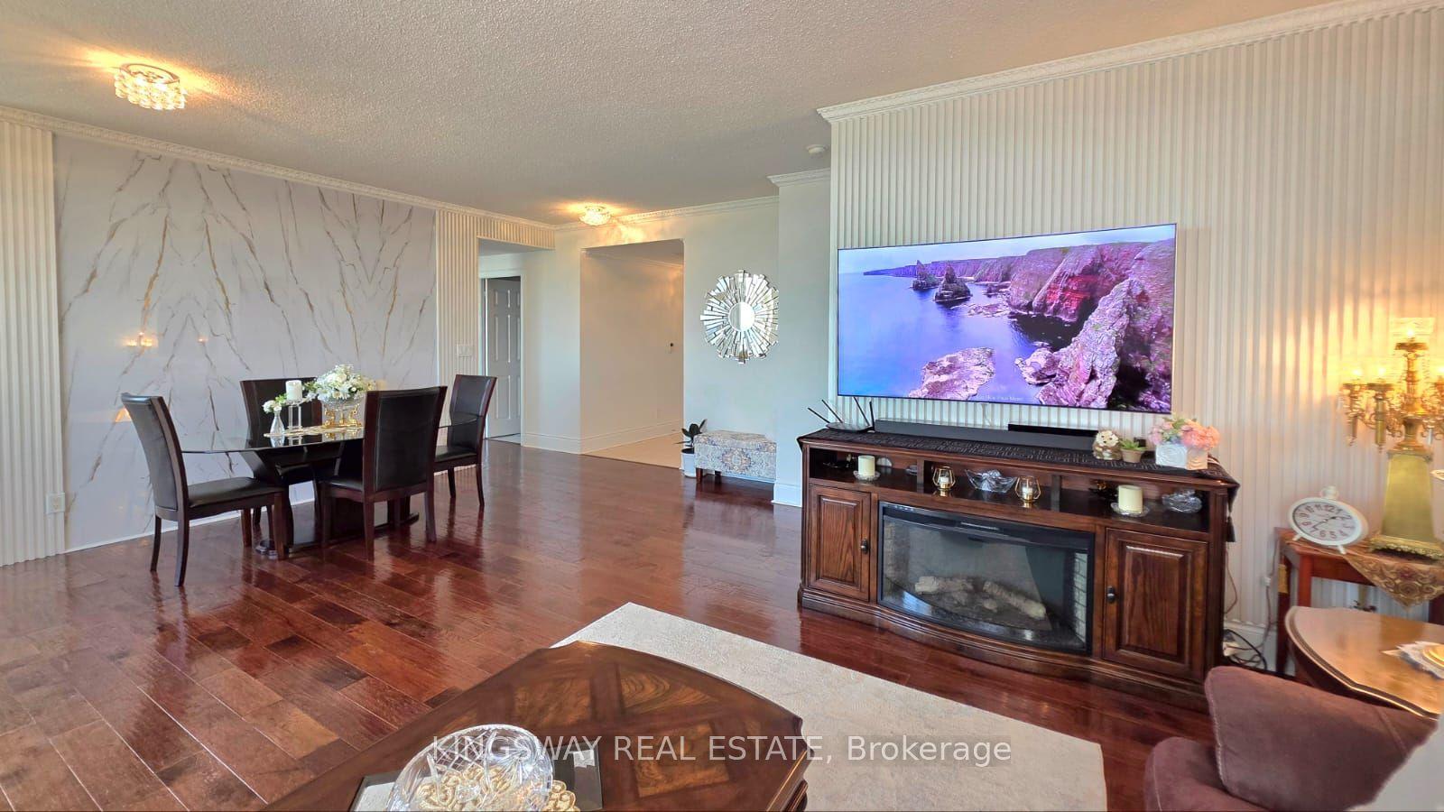 3880 Duke of York Boulevard 3009, Mississauga, ON L5B 4M7