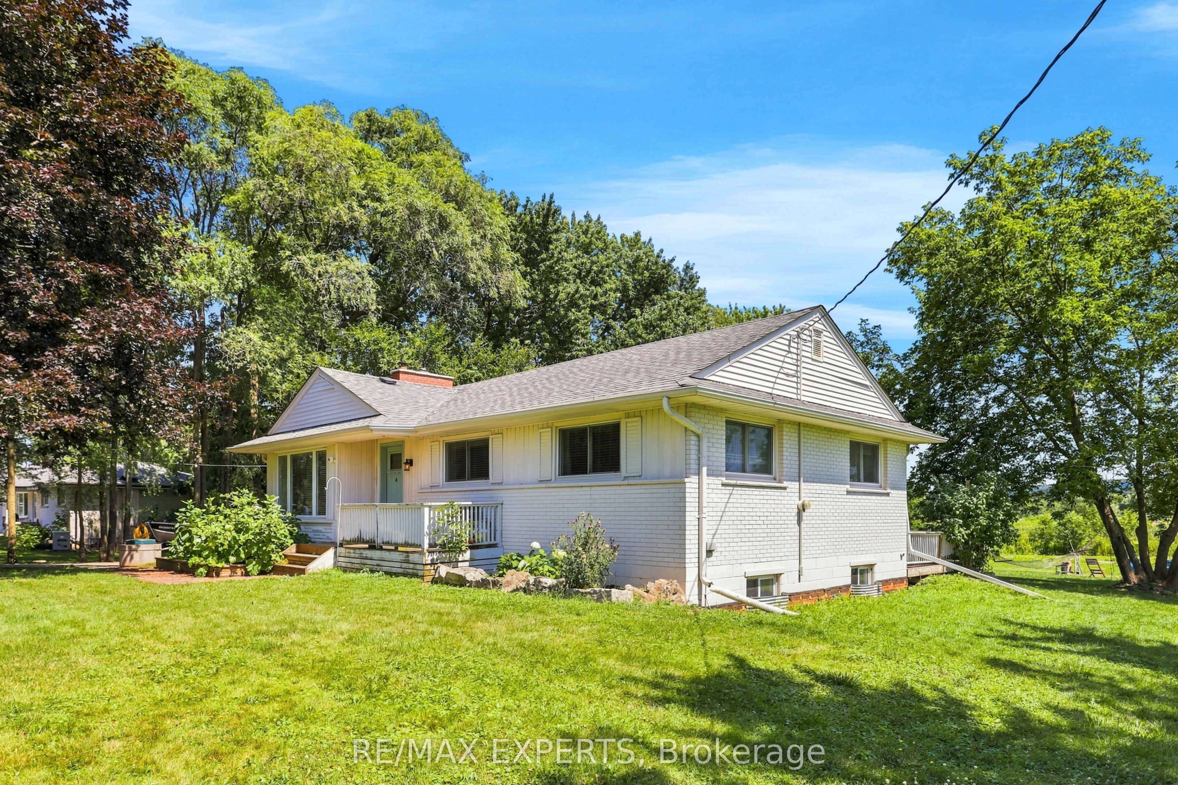 2724 8 Side Road, Burlington, ON L7P 0E6