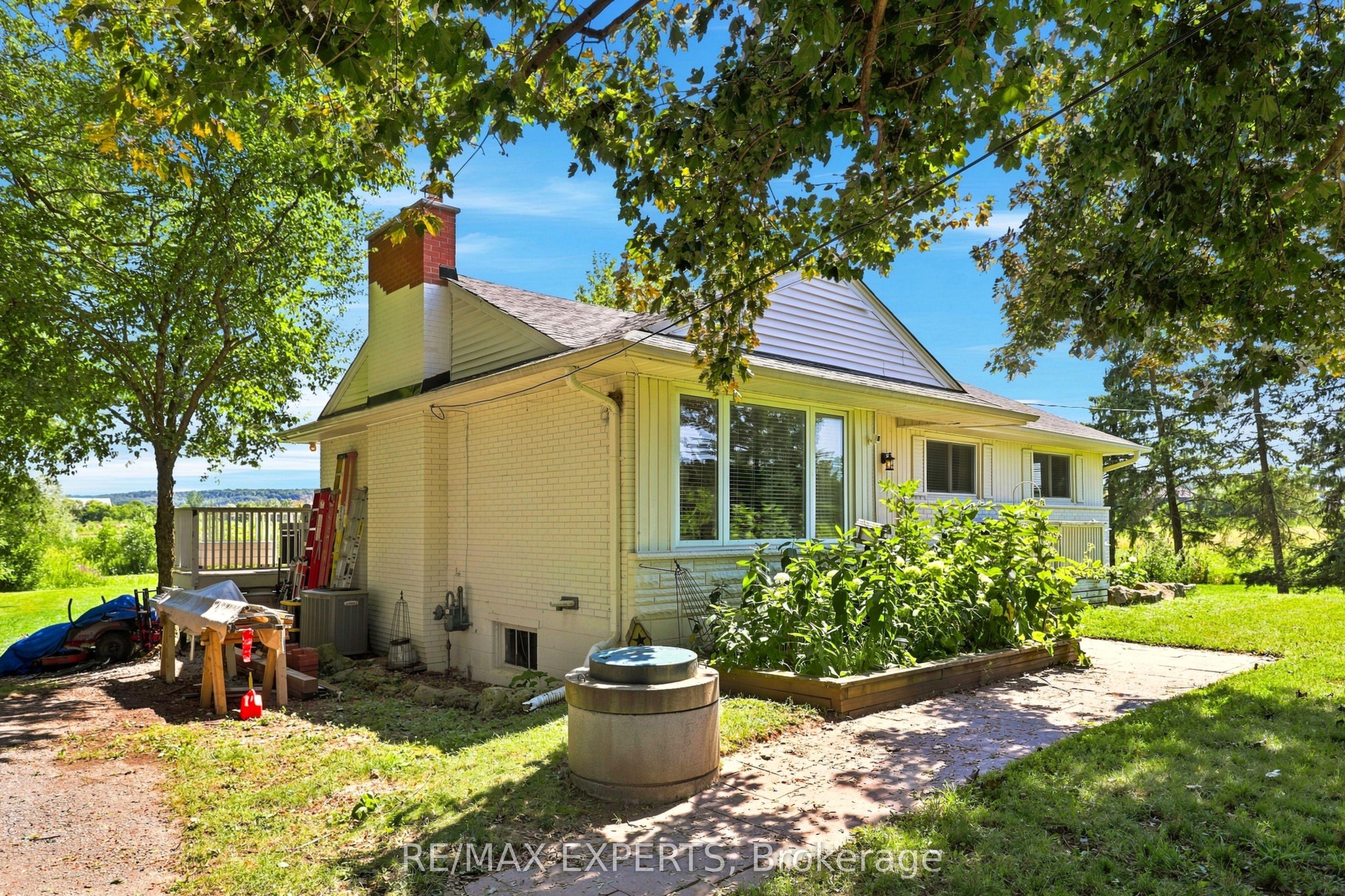 2724 8 Side Road, Burlington, ON L7P 0E6
