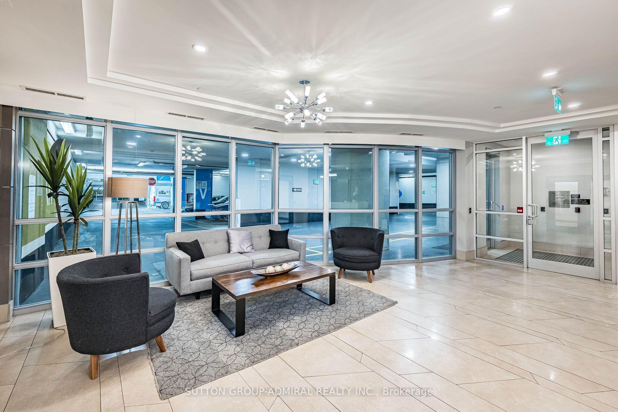 1900 Lake Shore Boulevard W 803, Toronto, ON M6S 1A4