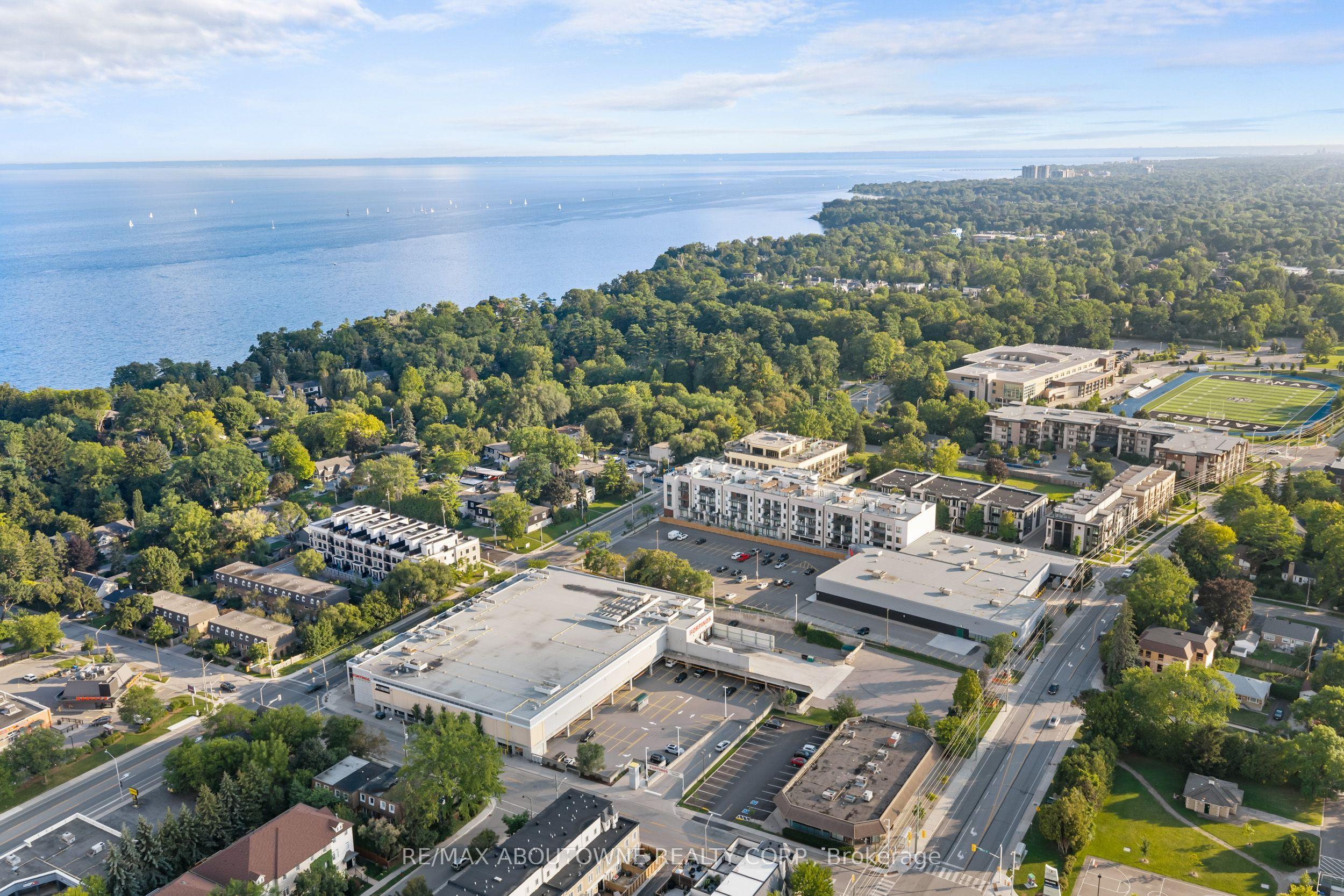 123 Maurice Drive 214, Oakville, ON L6K 2W6