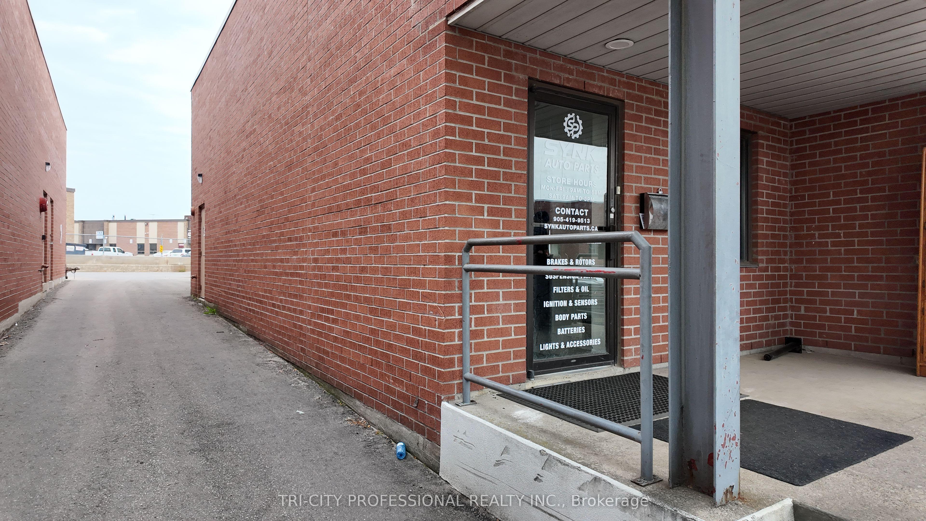 175 Toryork Drive 27, Toronto, ON M9L 2Y7