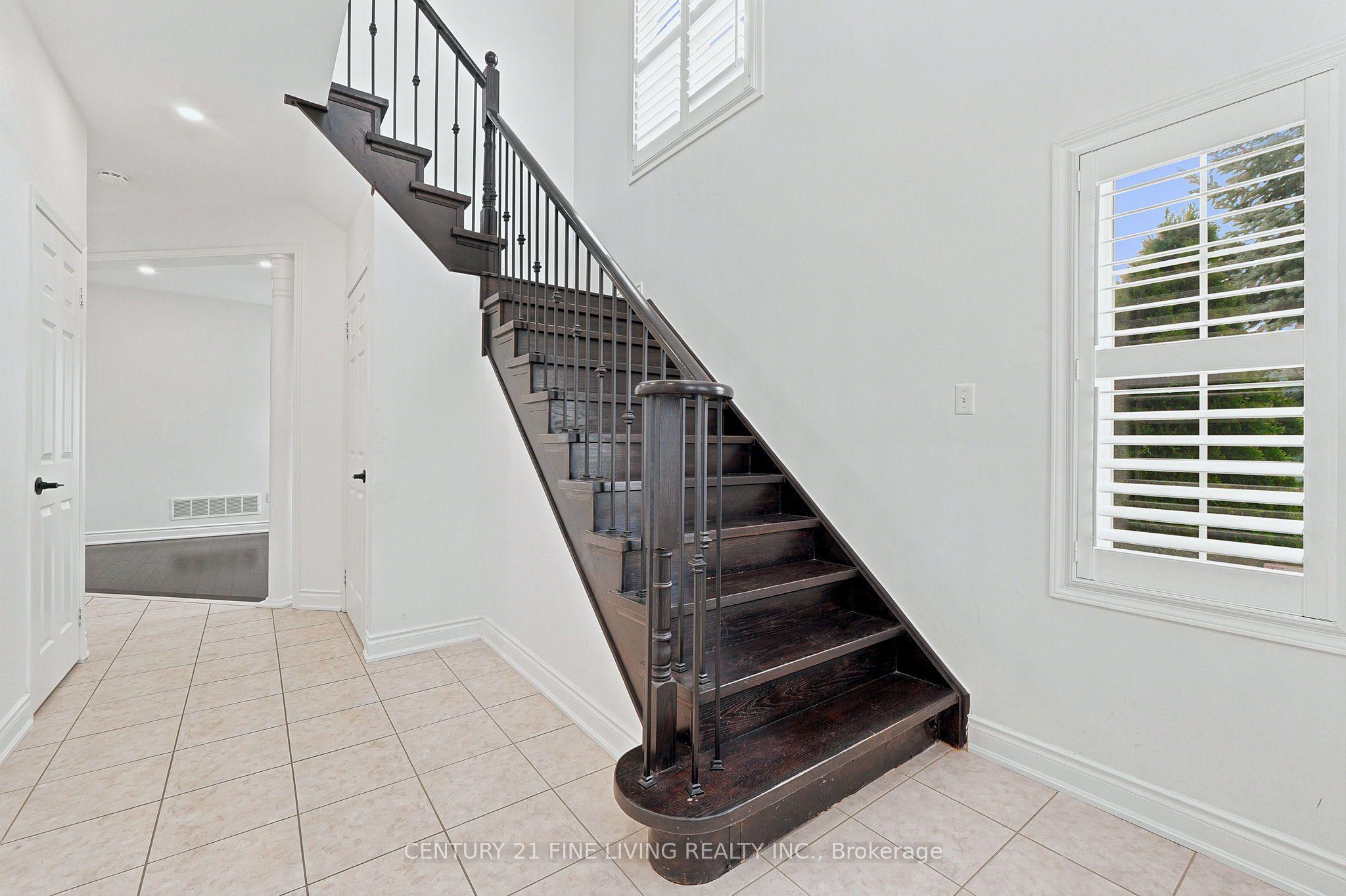 92 KETTLEWELL Crescent, Brampton, ON L6R 0T1