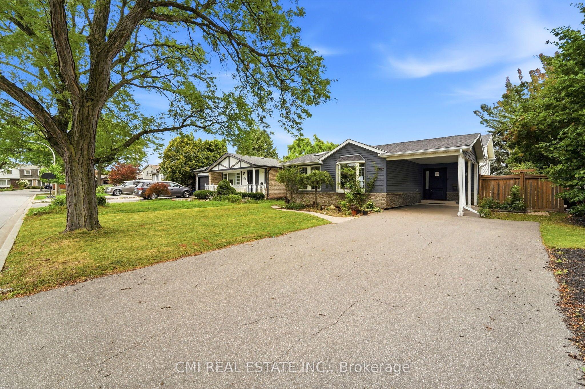 677 Lomond Crescent, Burlington, ON L7L 2N8