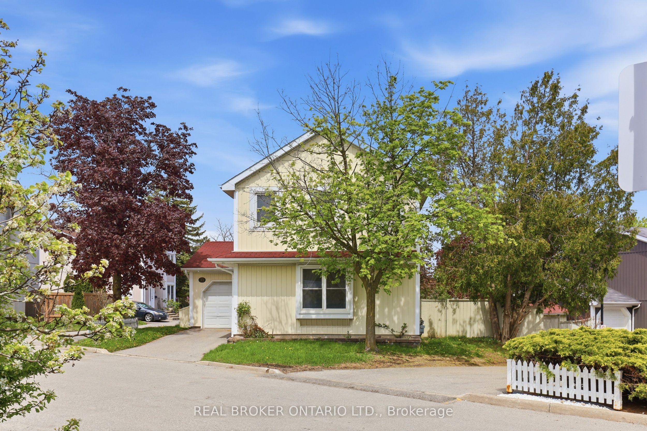 22 Bent Oak Circle, Mississauga, ON L5N 4J2
