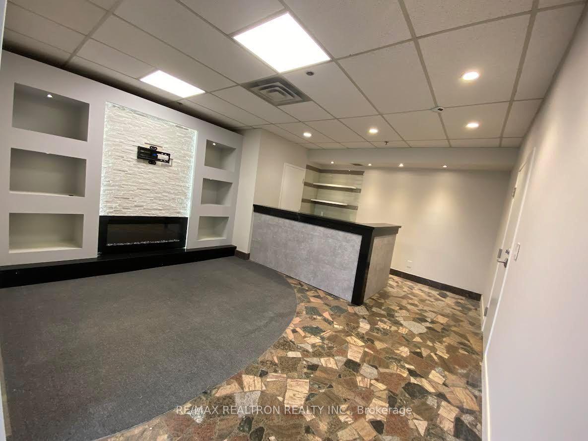 94 Kenhar Drive 4, Toronto, ON M9L 1N2