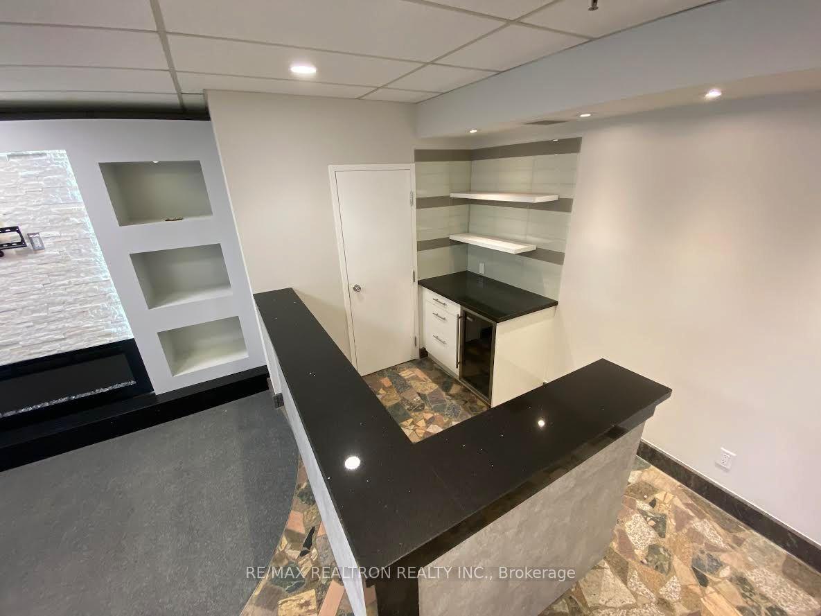 94 Kenhar Drive 4, Toronto, ON M9L 1N2
