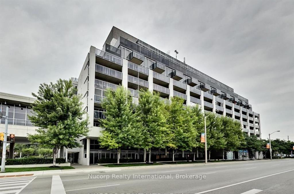 1040 the queensway, Toronto, ON M8Z 0A7