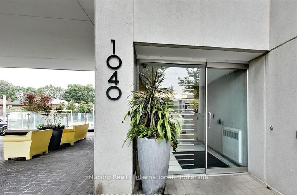 1040 the queensway, Toronto, ON M8Z 0A7