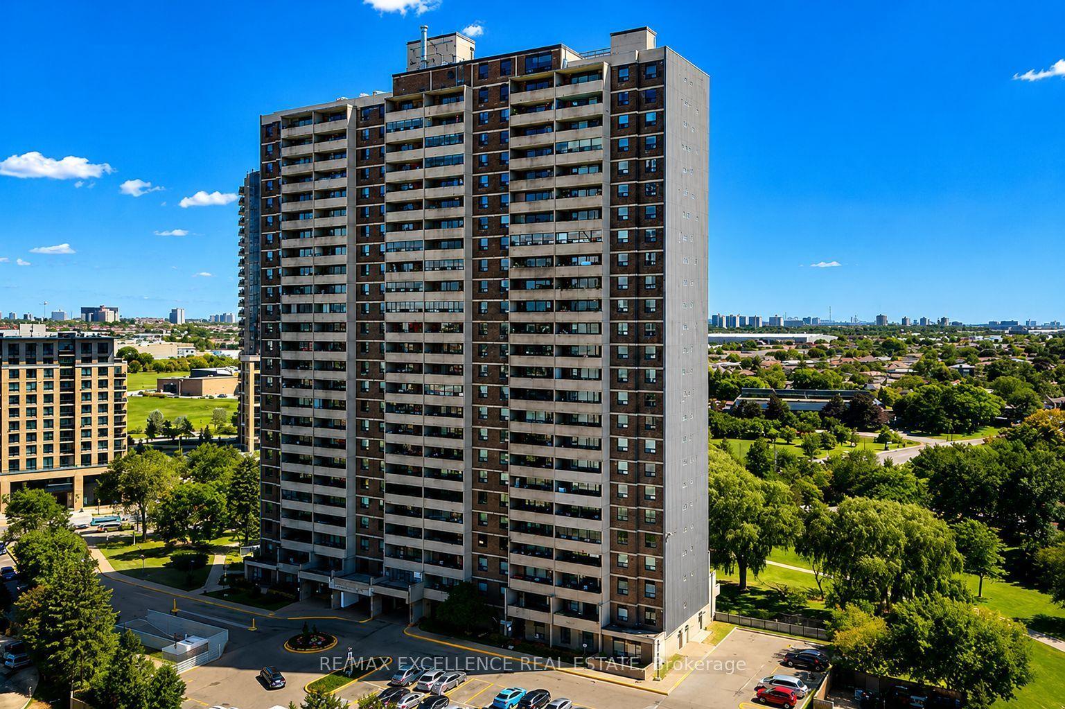 3390 Weston Road 2105, Toronto, ON M9M 2X3