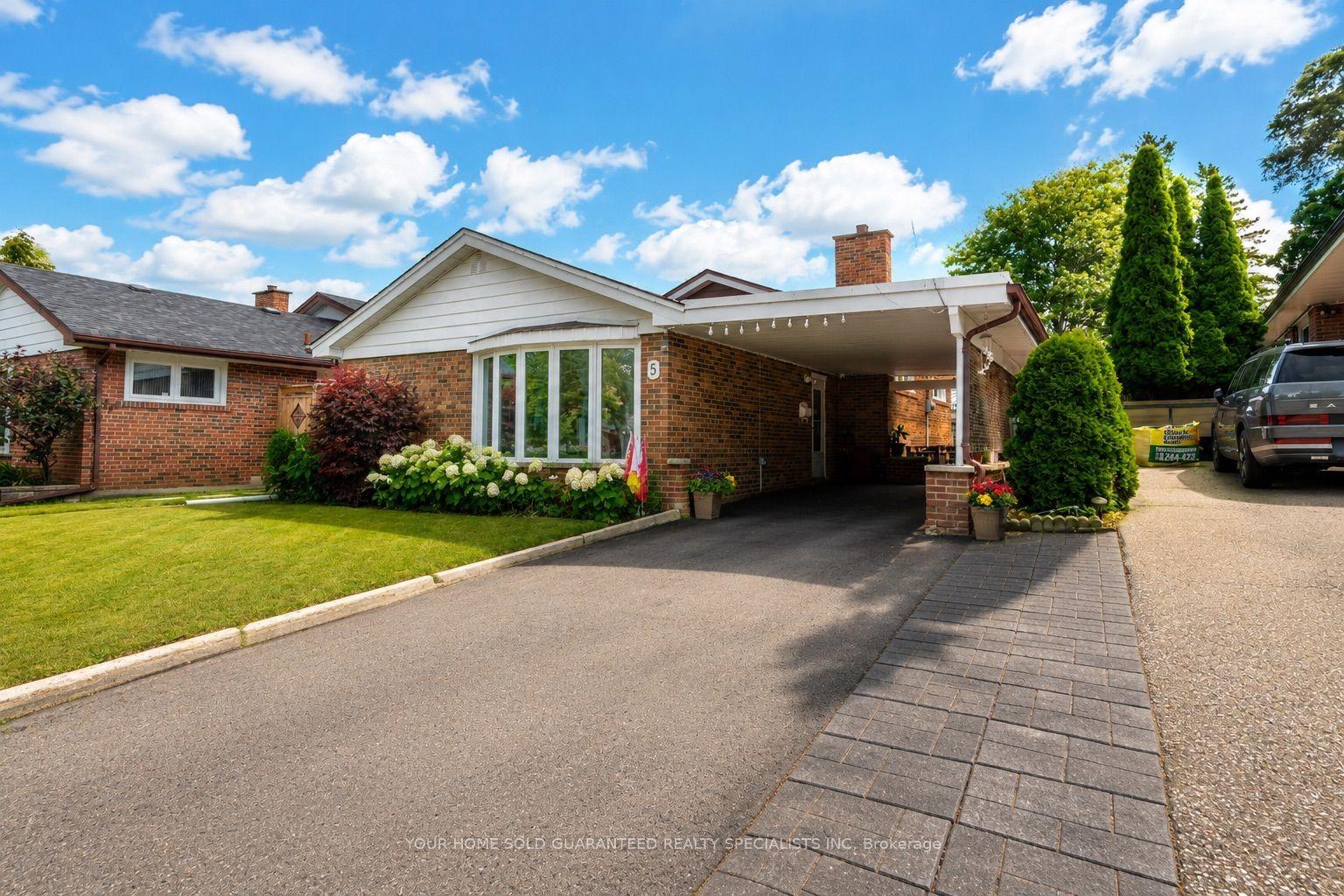 5 Hallow Crescent, Toronto, ON M9W 2V8