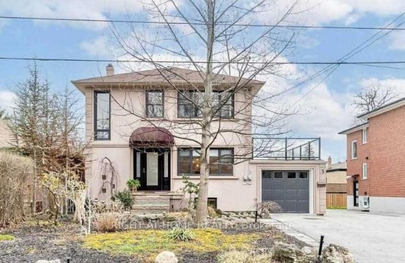 5 Wanita Road, Mississauga, ON L5G 1A9