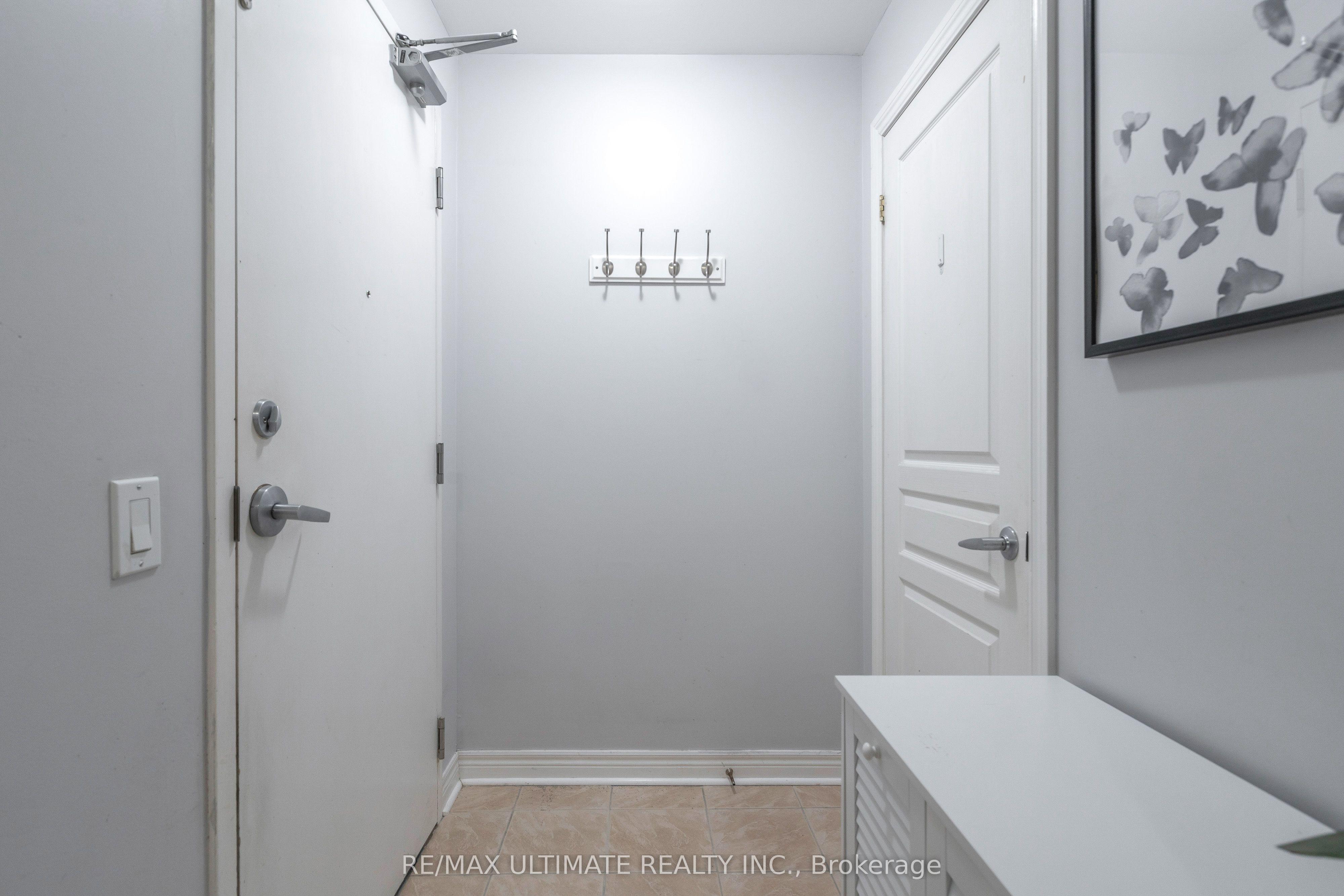1415 Lawrence Avenue W 406, Toronto, ON M6L 1A9