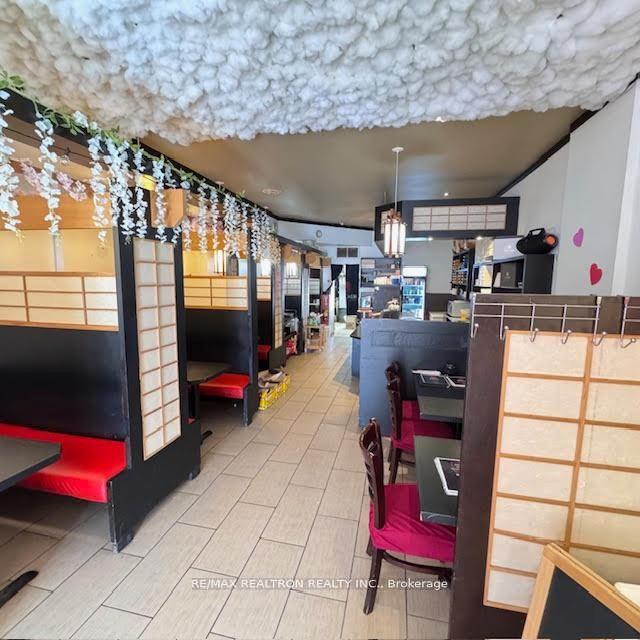 1620 Bloor Street W, Toronto, ON M6P 1A7