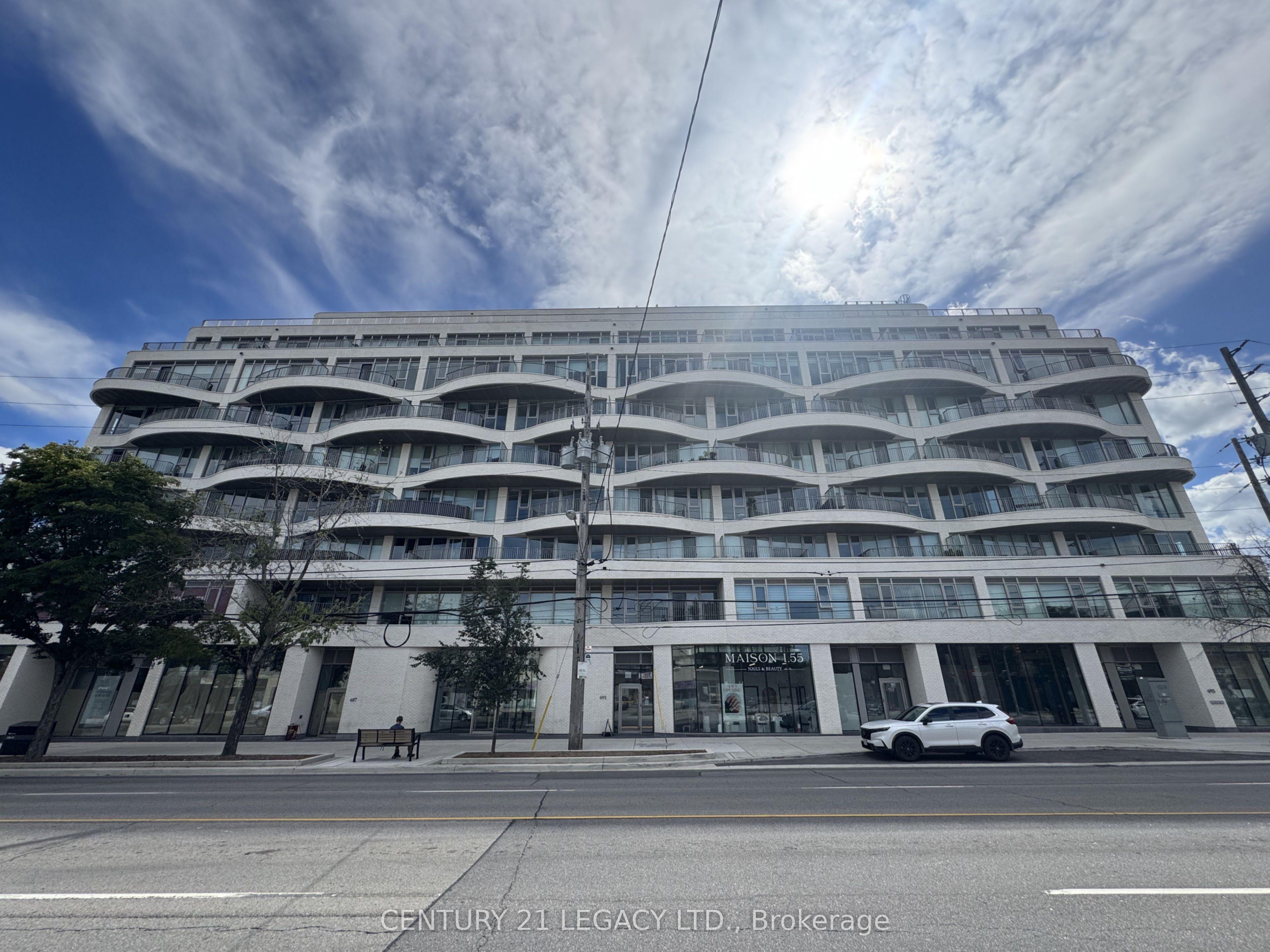 693 The Queensway, Toronto, ON M8Y 1L2