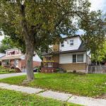 16 Clearbrooke Circle, Toronto, ON M9W 2E3