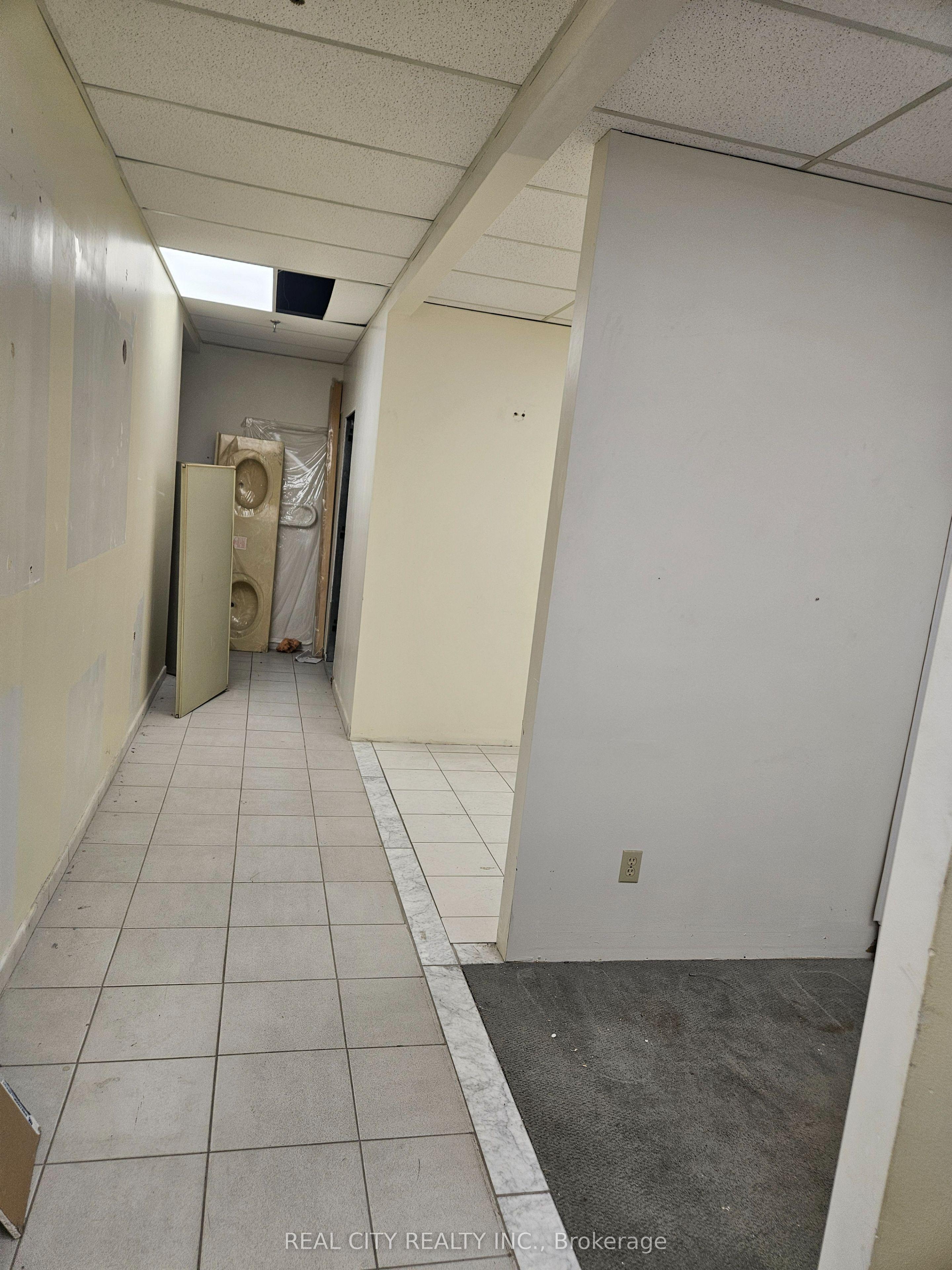 55 Rutherford Road S, Brampton, ON L6W 3J3
