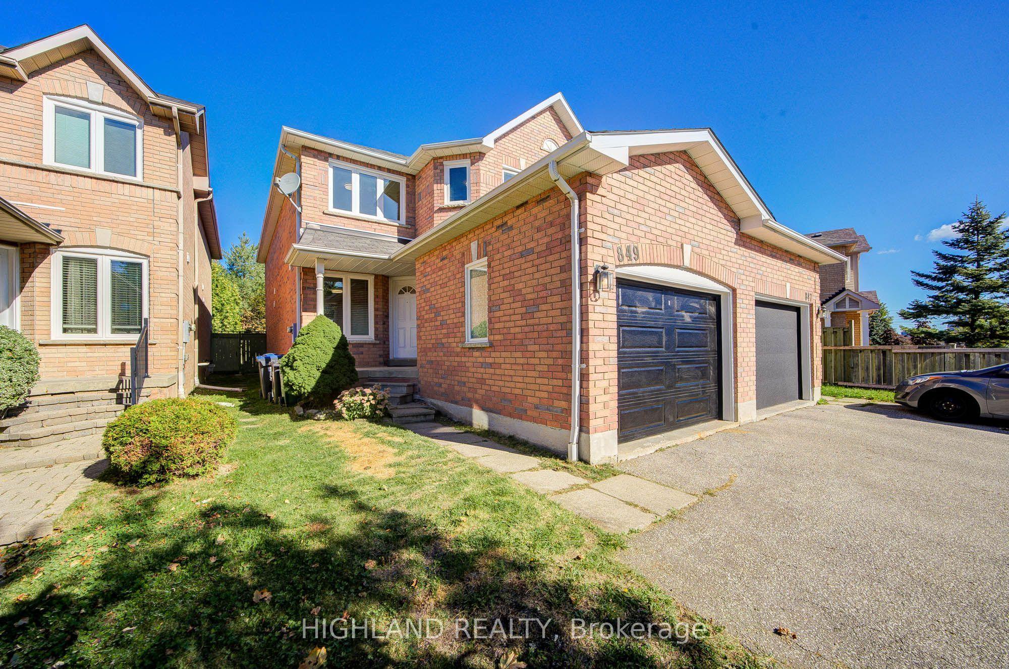 849 Scollard Court, Mississauga, ON L5V 1N1