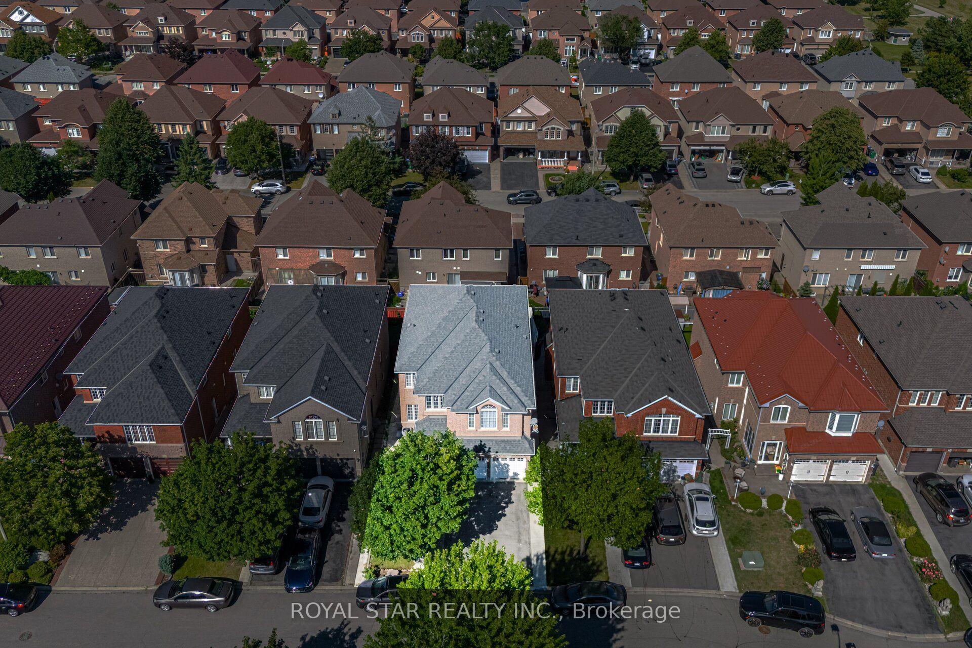 18 Summer Mist Court, Brampton, ON L6R 2Z1