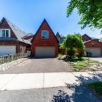 3 Aron Drive, Brampton, ON L6Y 2S3
