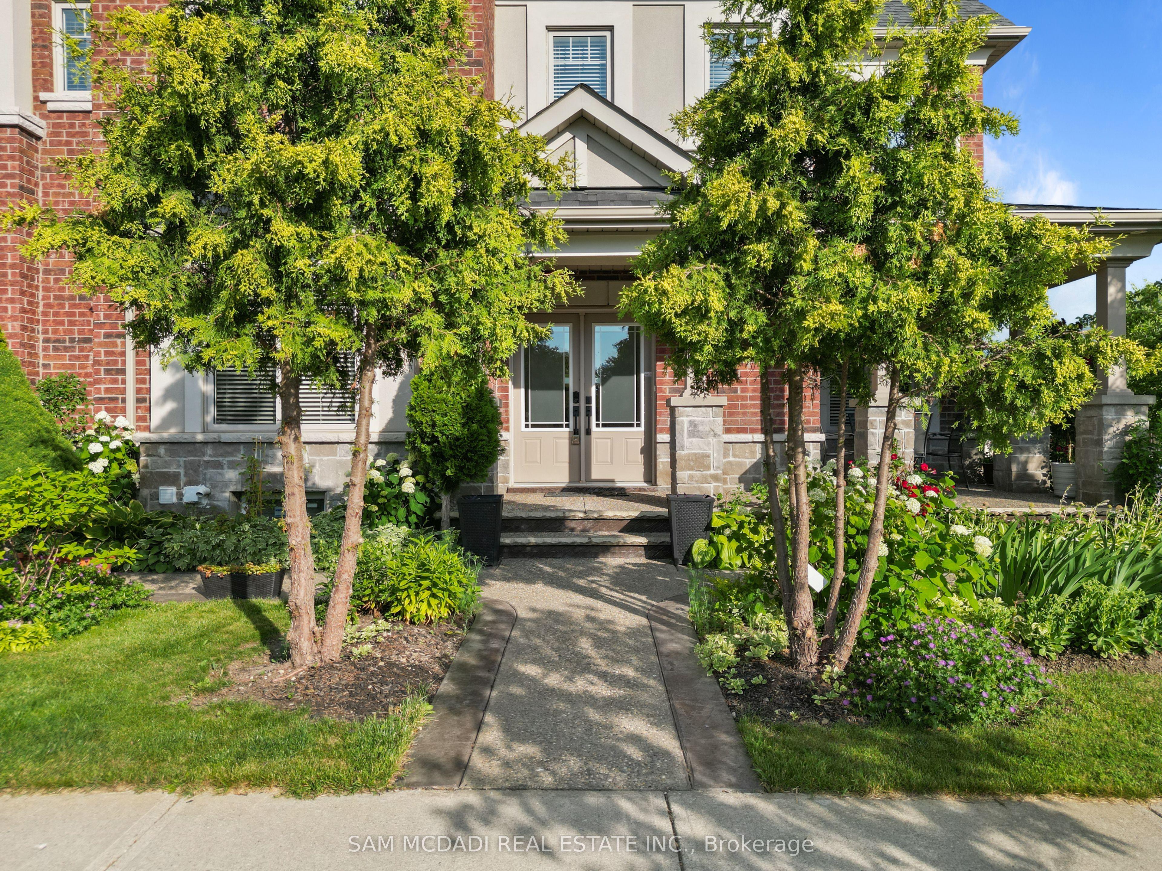 2 Bakersfield Road, Brampton, ON L6P 2Z3