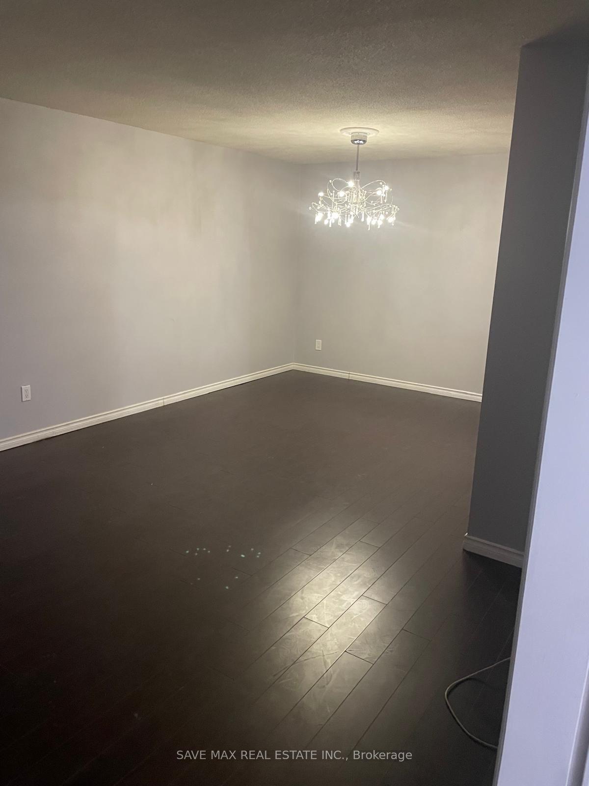 28 Royal Salisbury Way, Brampton, ON L6V 3J6