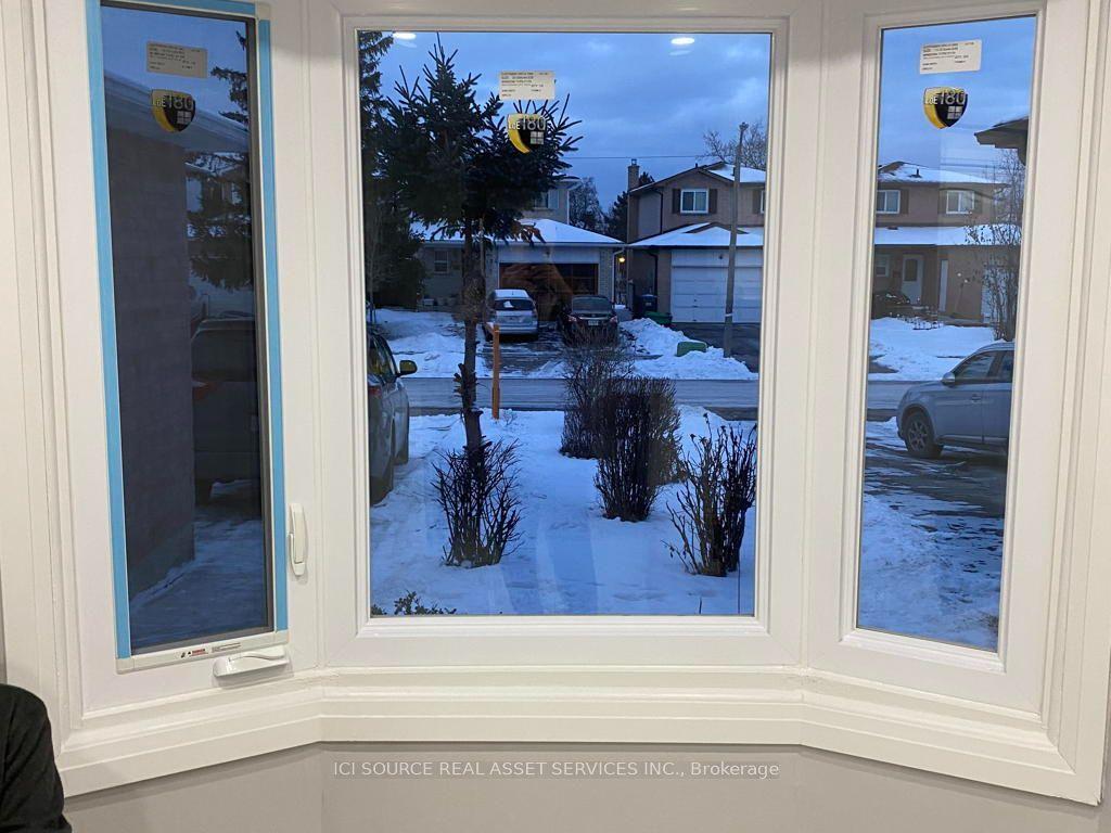 77 Newbridge Crescent, Brampton, ON L6S 4B5