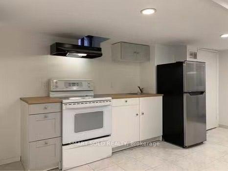 370 Delaware Avenue Lower, Toronto, ON M6H 2T8
