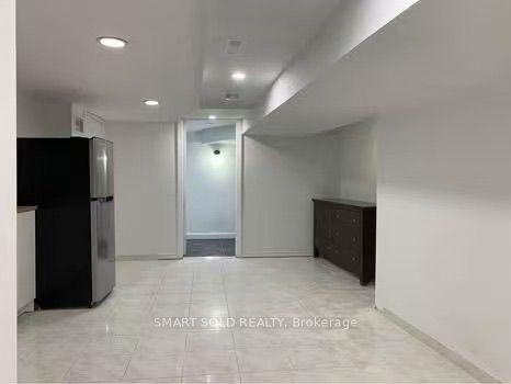370 Delaware Avenue Lower, Toronto, ON M6H 2T8